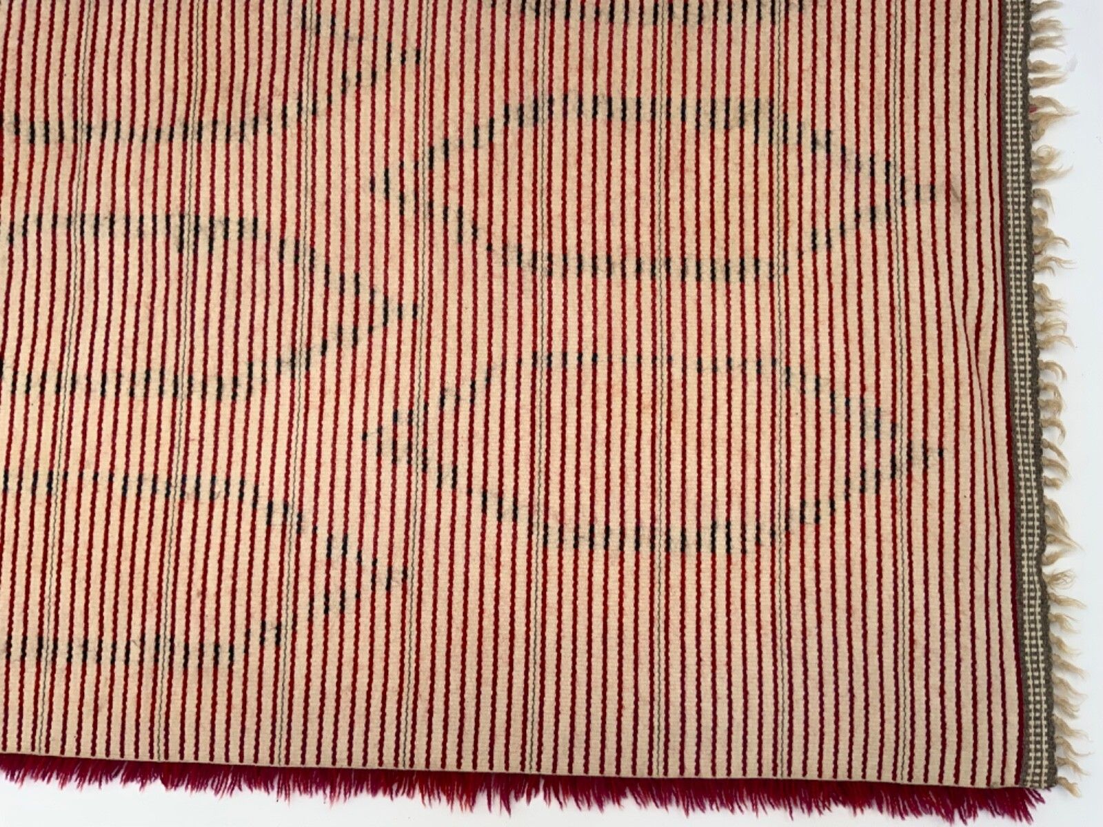Textiles Vintage Red Wool Rya Rug Woven Handmade Vintage Scandinavian Design 1970s photo