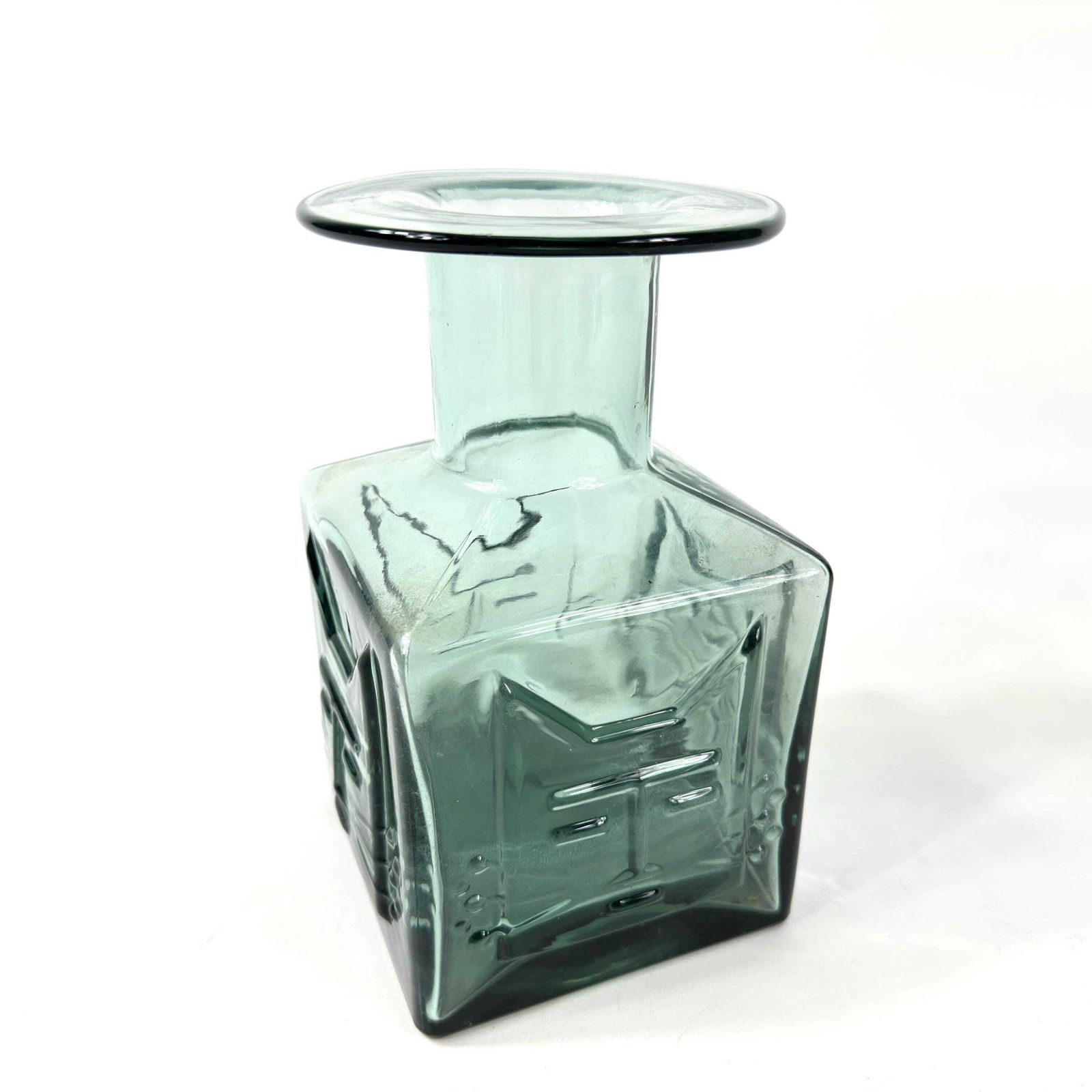 Wiktor Berndt Cat Face Vase: 1960s Flygsfors Swedish Art Glass photo vinterior
