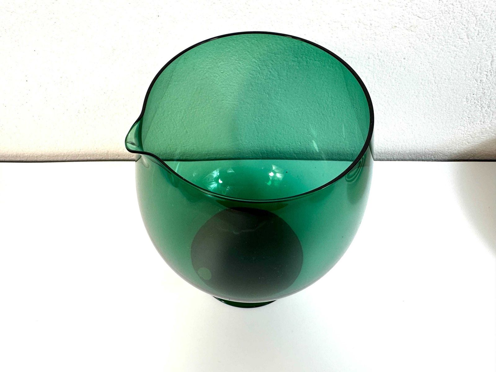 photo furniture Large Green Balloon Brandy Glass Vase – 1960s/70s