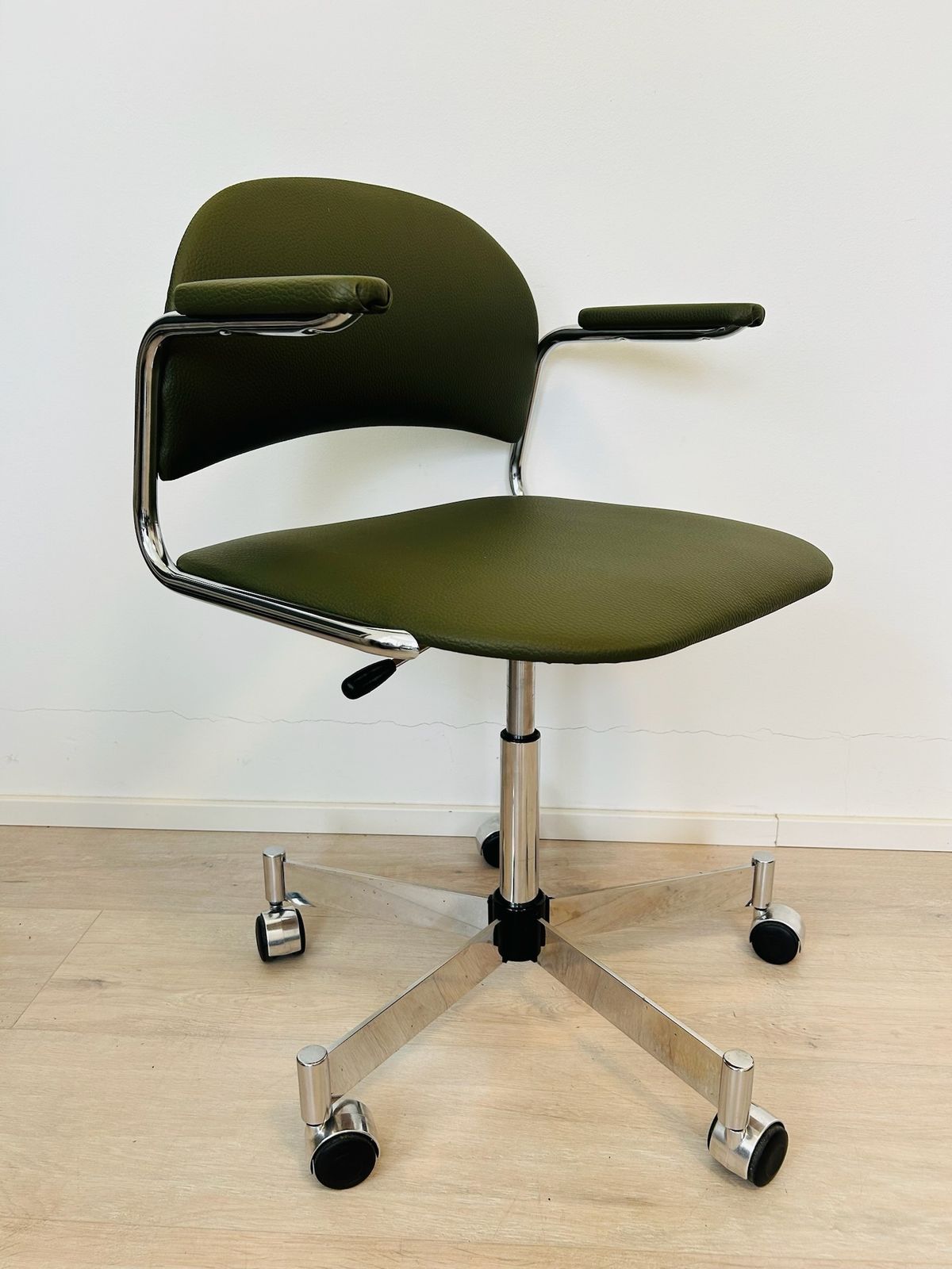 Fully Restored Olive Office Chair By Kovona K 107, Czechoslovakia 1970 photo vintage