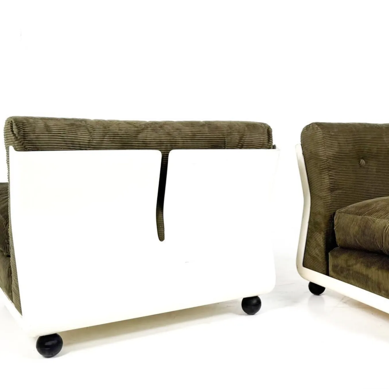 Mid Century Modern Pair Of “Amanta” Armchairs By Mario Bellini, 1960s photo furniture