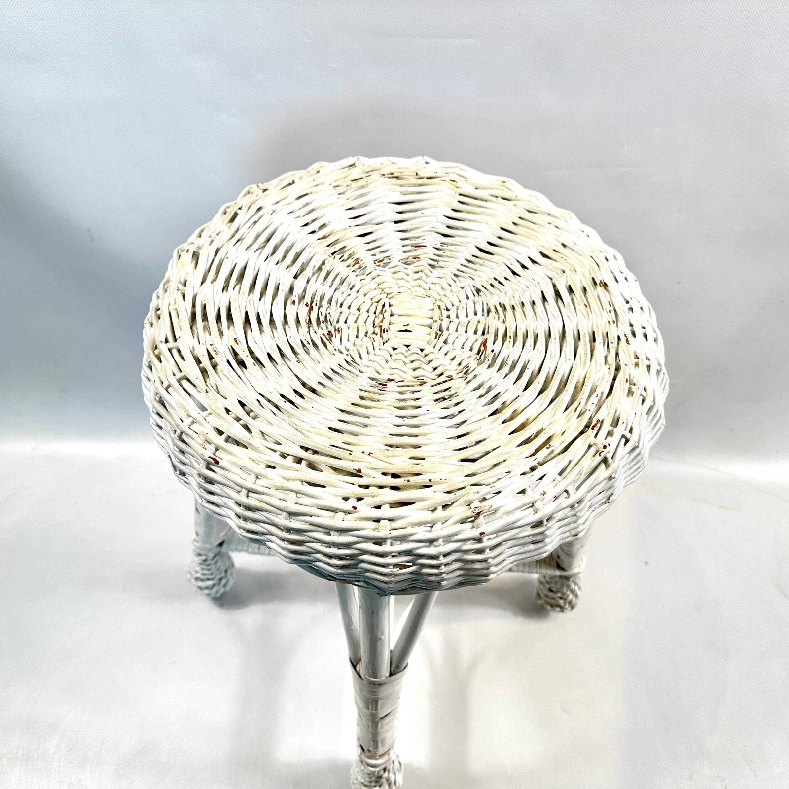 Vintage White Rattan Stool – 1970s Boho Wicker Plant Stand Or Seat, 50 Cm photo Home Decor