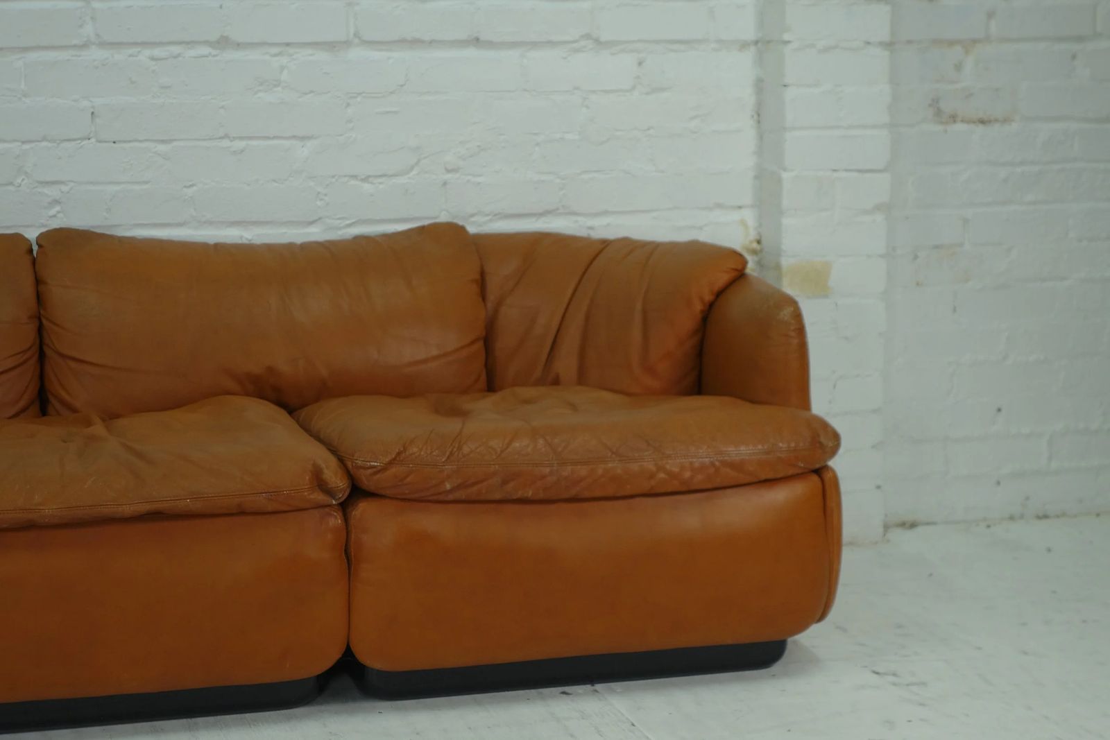 Confidential Sofa By Alberto Rosselli photo Furniture