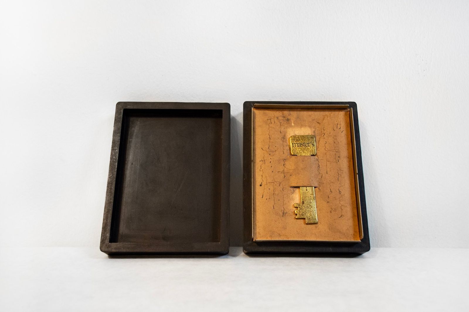 Sleutelbox Met Opdracht En Handtekening Van Gianfranco Frattini Voor Progetti, Jaren 1970
