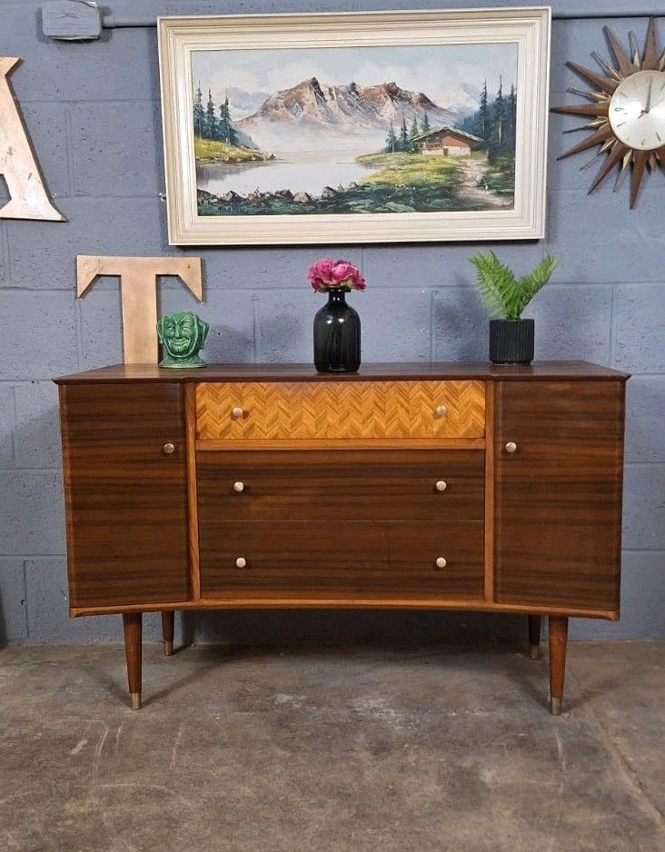 Uniflex Sideboard ~ Mid Century ~ Vintage ~ Delivery Available