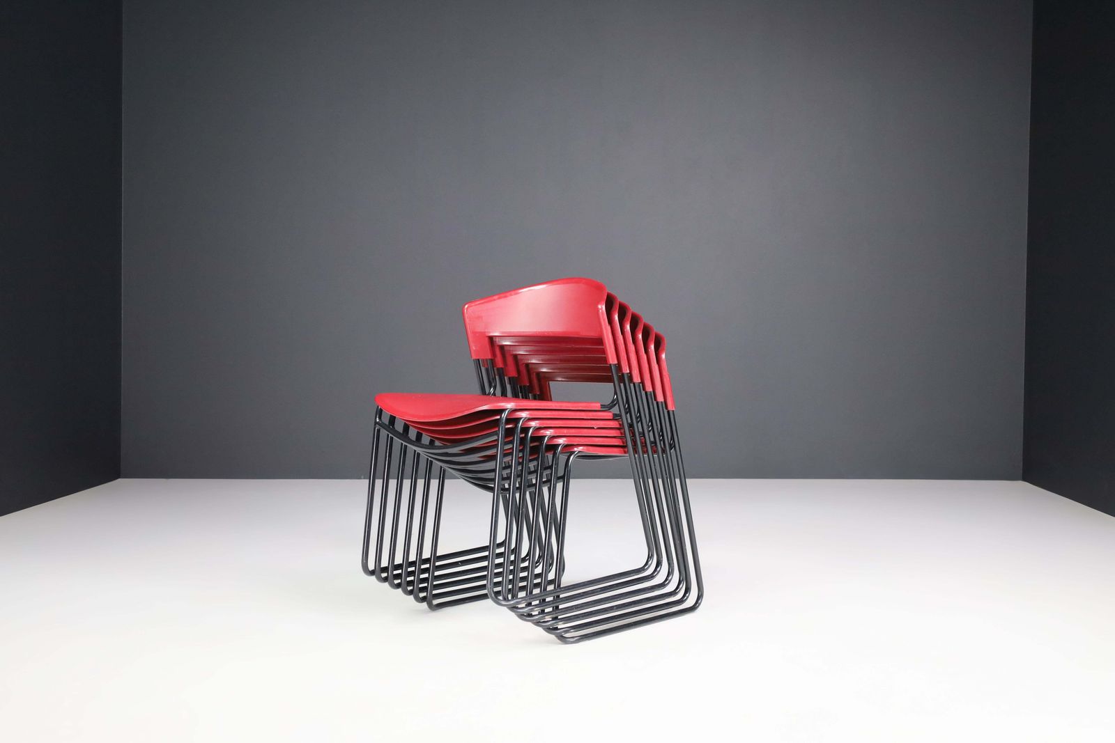Set Of 6 Stackable Chairs Paolo Favaretto & Airborne Assisa Italy 1980s photo vintage