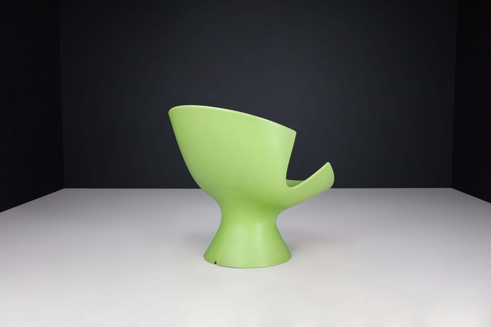 photo furniture Karim Rashid Kiwi Green "Kite" Chairs For Label The Netherlands 2004.