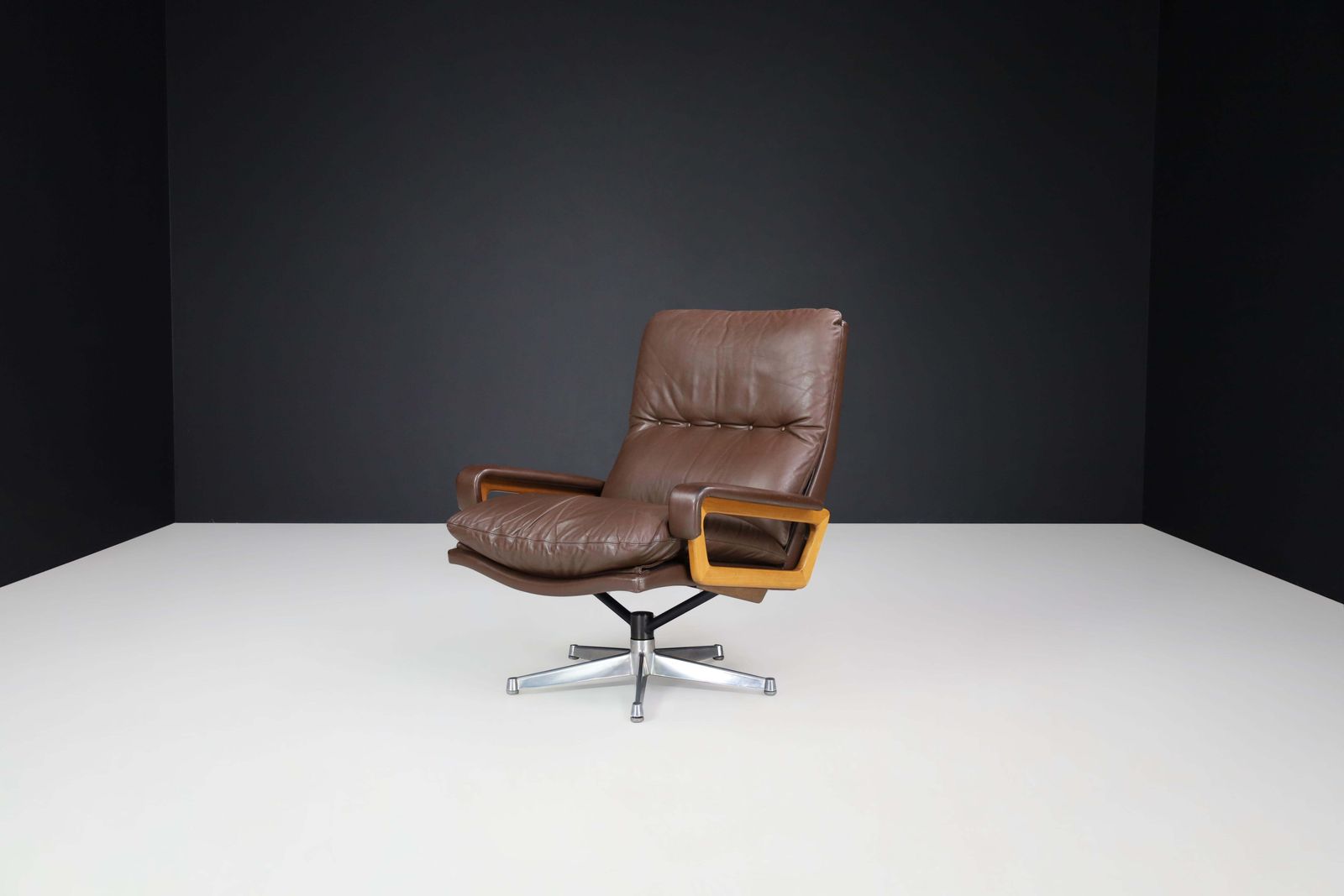 photo furniture 'King' Chairs By André Vandenbeuck For Strässle, Switzerland, 1970s