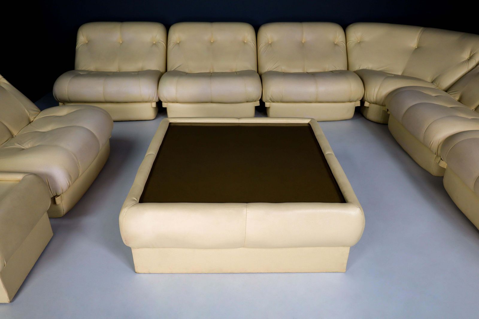 photo furniture Rimo Maturi For Mimo Padova Modular Sofa Nuvolone In Leather, Italy, 1970s