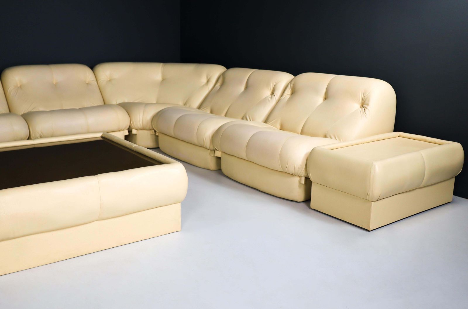 photo vintage Rimo Maturi For Mimo Padova Modular Sofa Nuvolone In Leather, Italy, 1970s