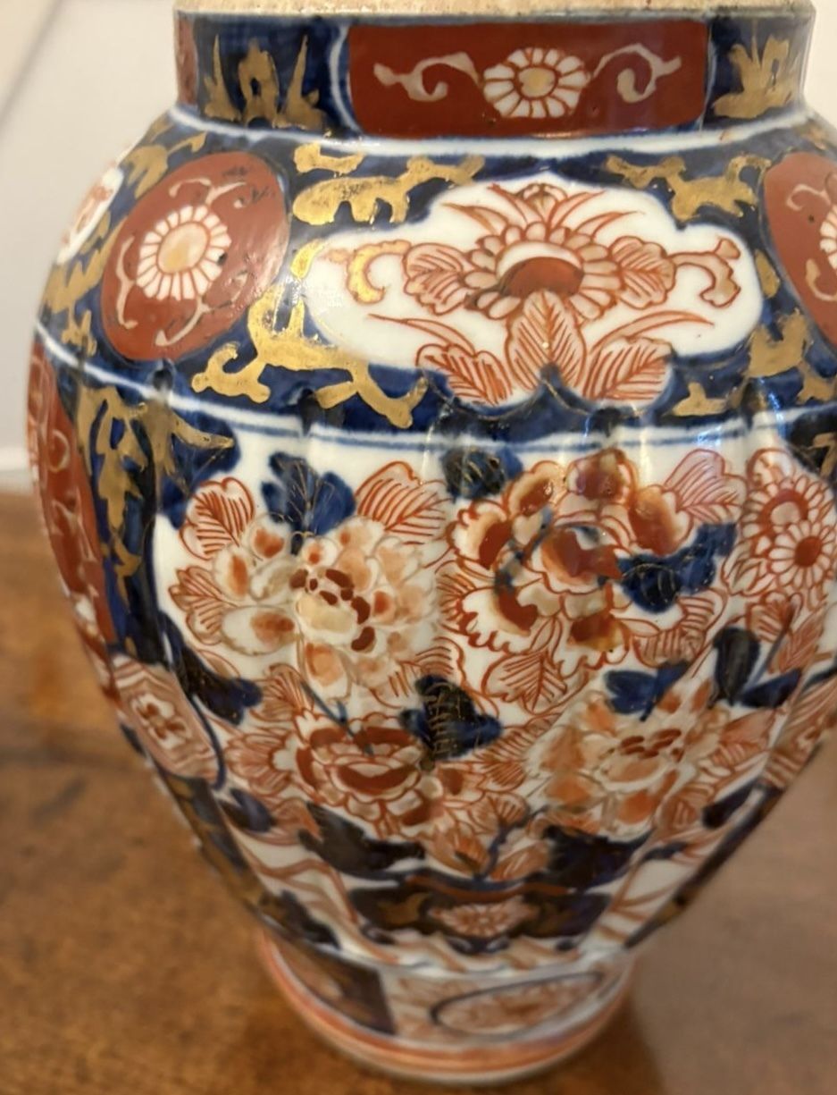 photo buy Pair Of Quality Antique Japanese Imari Lidded Vases