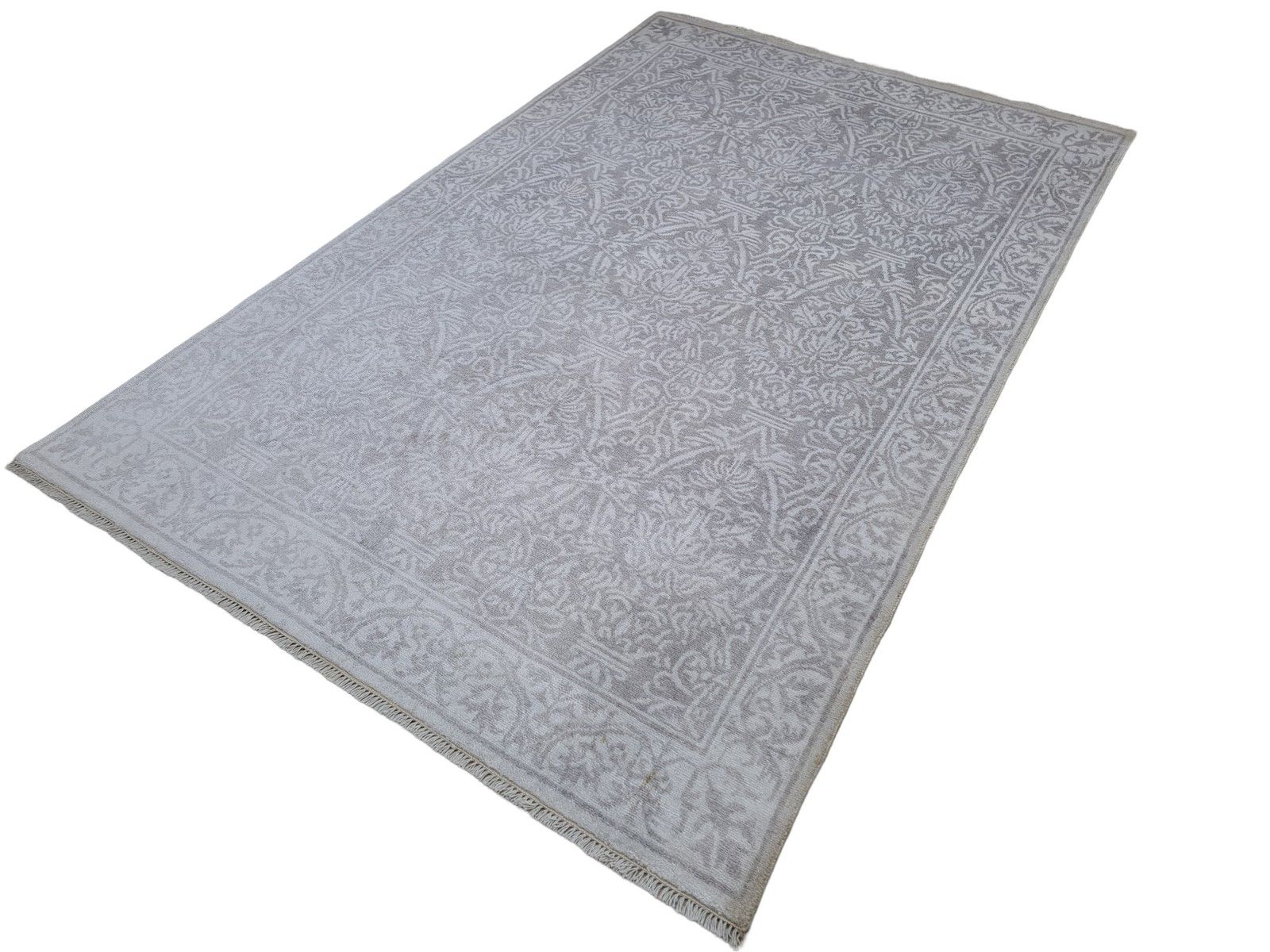 5.6x8 Ft 100% Silk Hand Knotted Rug. Luxury Carpet. Indian Artisan Quality photo for sale