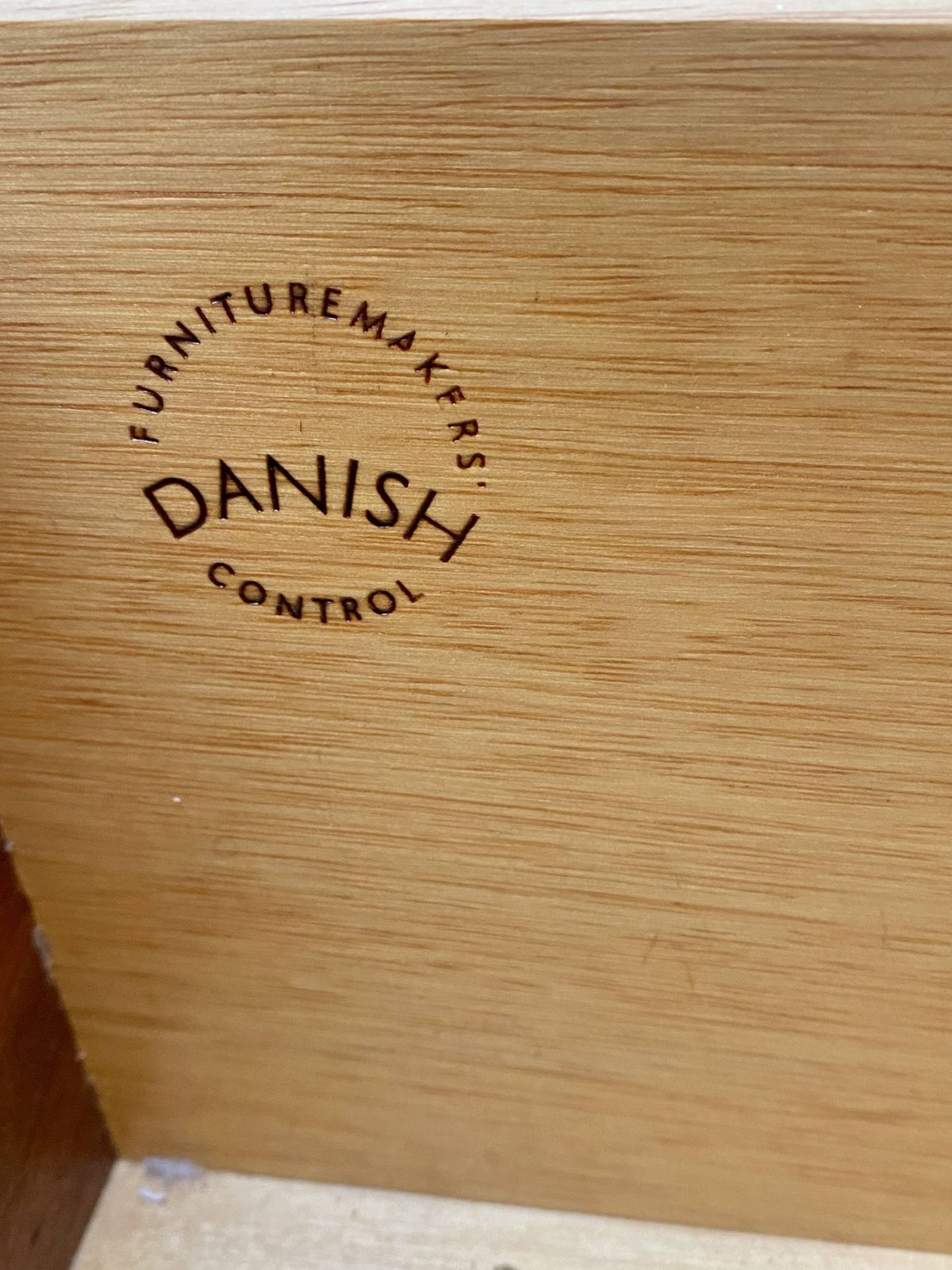 photo vinterior Danish Secretary/Desk Model 37 By Arne Wahl Iversen For Vinde Møbe