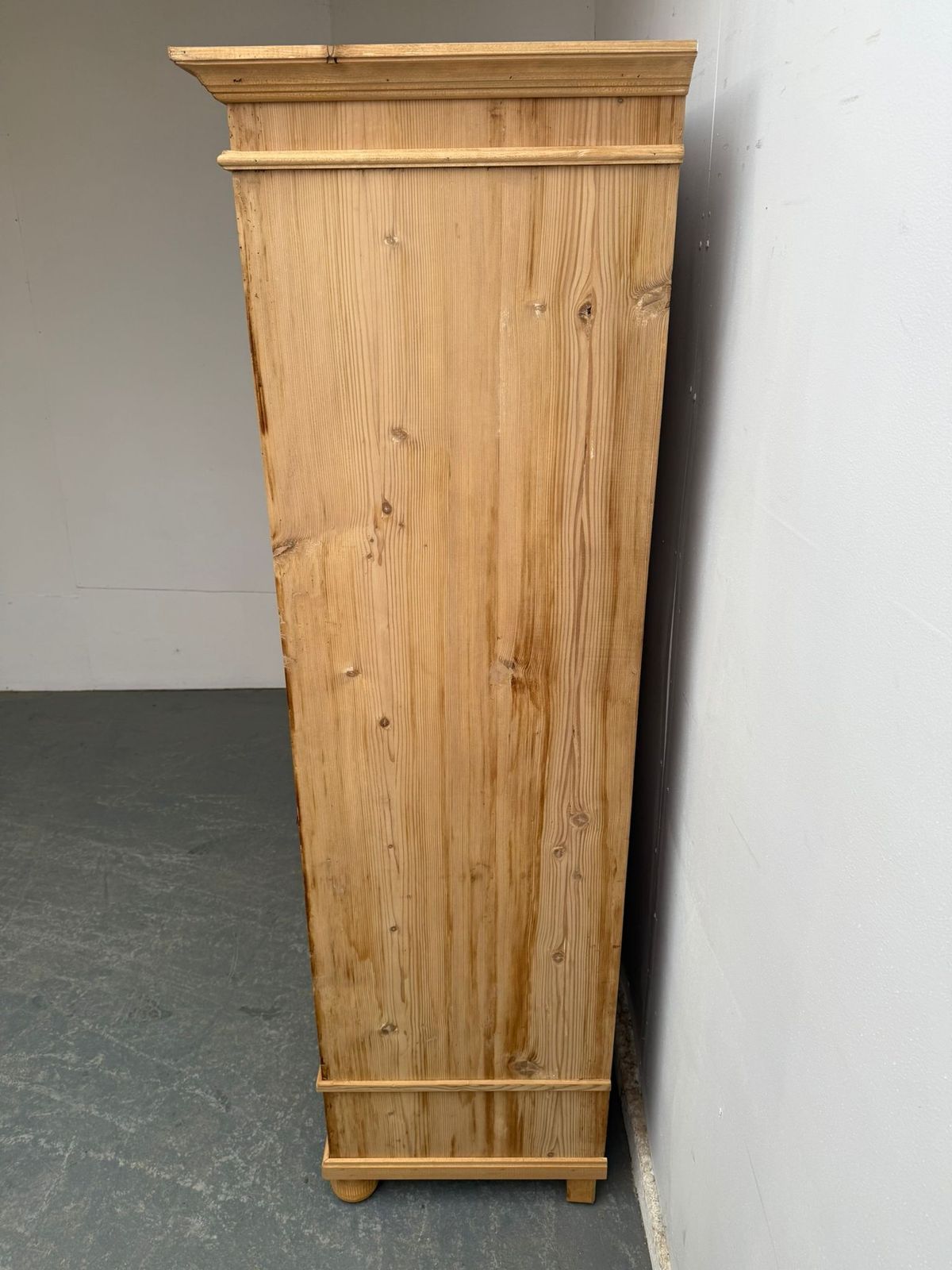 A Classic Antique Pine Knockdown Wardrobe To Wax/Paint photo 895.0