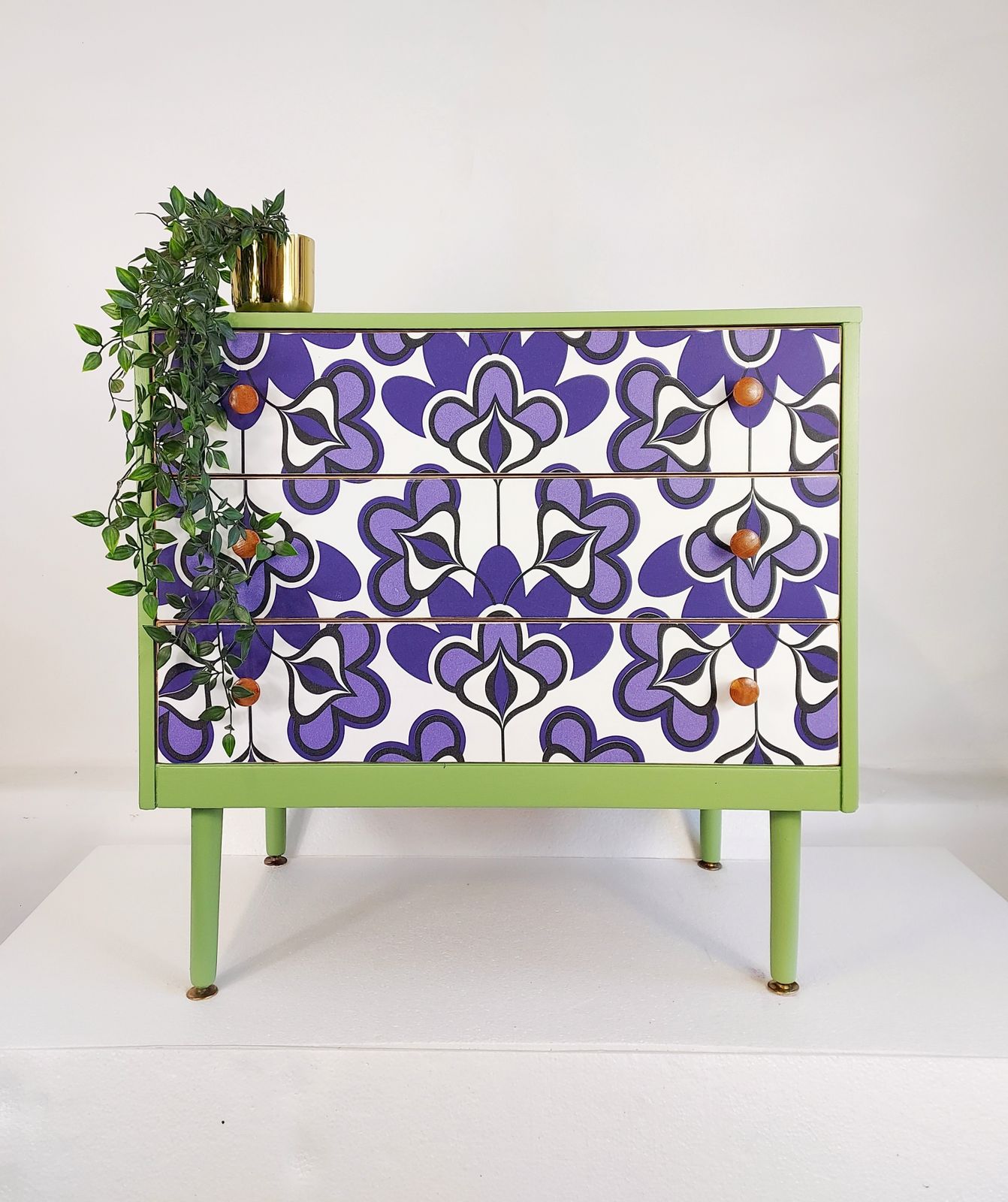 Chest Of Drawers In Yeabridge Green And Retro Pattern