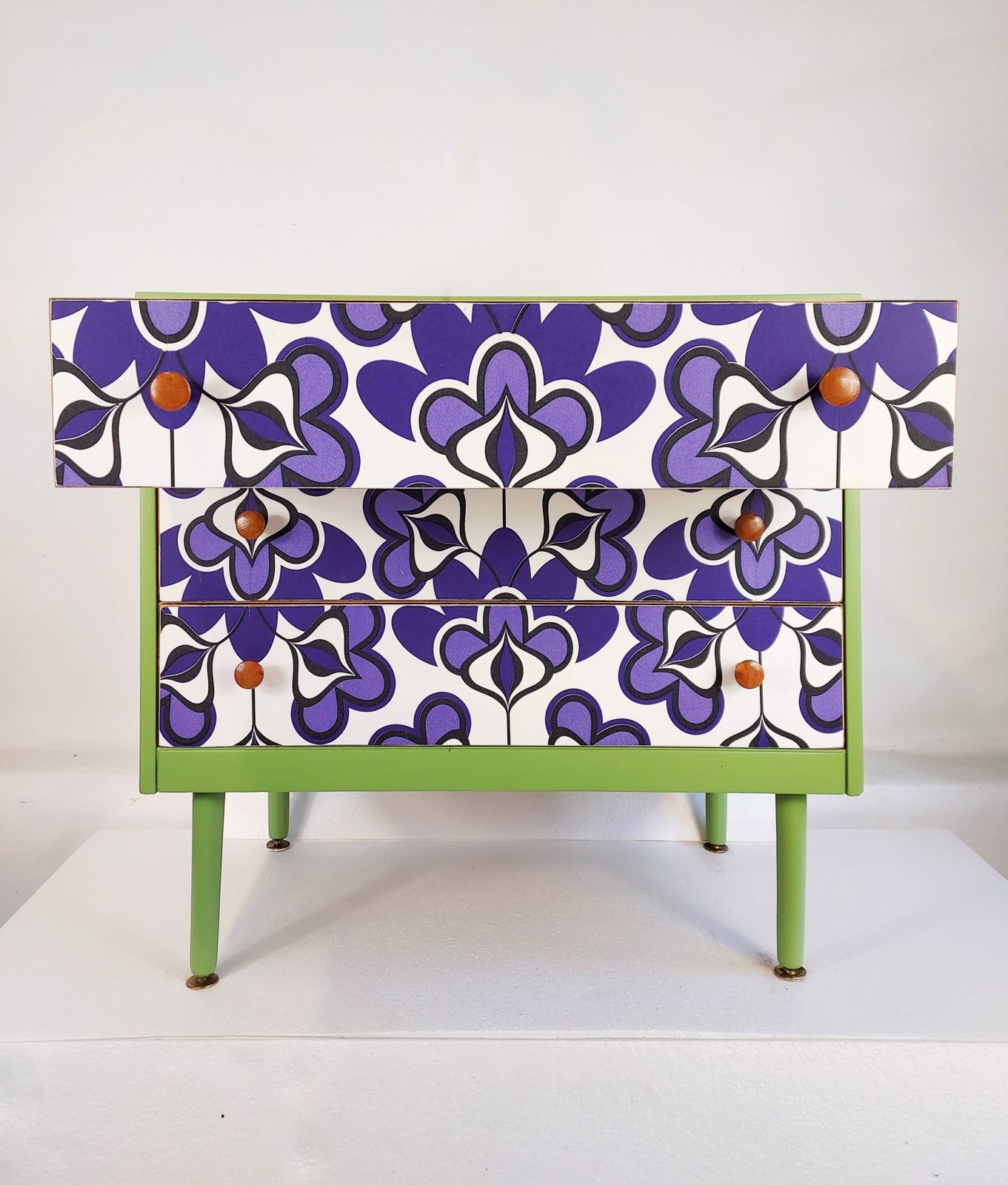 Chest Of Drawers In Yeabridge Green And Retro Pattern photo vintage