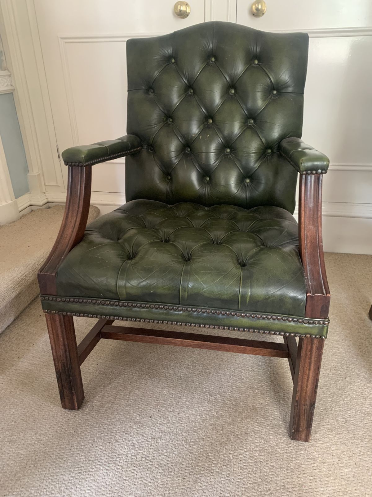 Vintage Green Leather Chesterfield Style Armchair photo 490.0