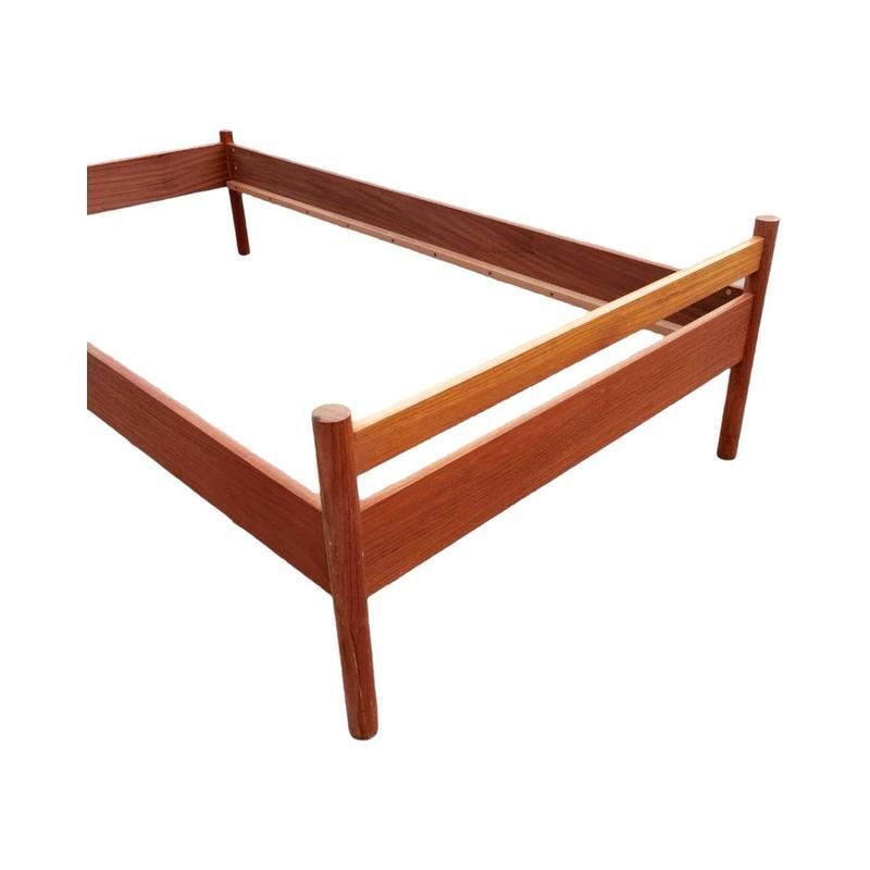Vintage Beds By Hans J. Wegner For Ry Møbler, 1960s, Set Of 2 photo furniture