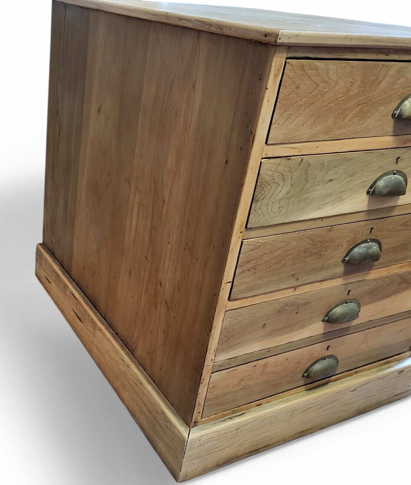 photo furniture Victorian Five Drawer Collector’s Chest In Oak And Poplar (C.1880)