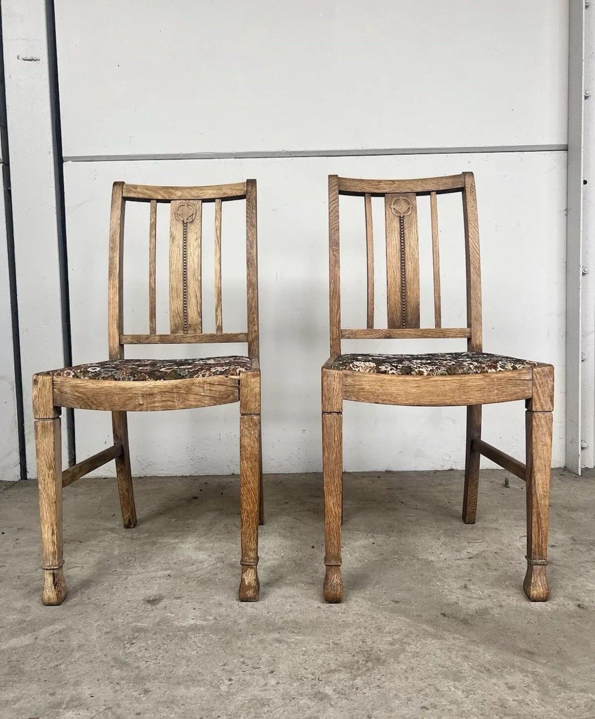 Vintage Antique Pair Set Of 2 Arts And Crafts Oak Dining Chairs