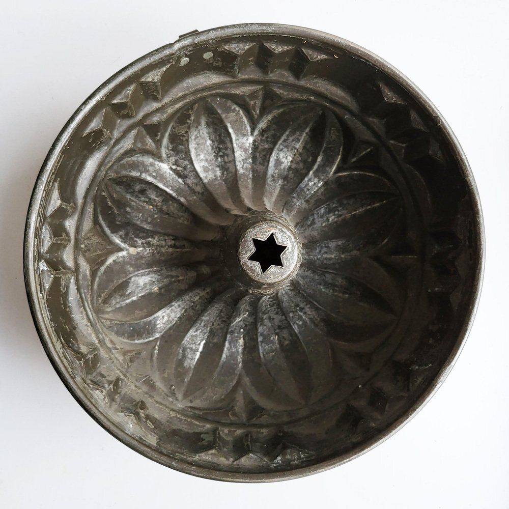 Antique Copper Bundt Cake Mold, 1800s photo 330.0