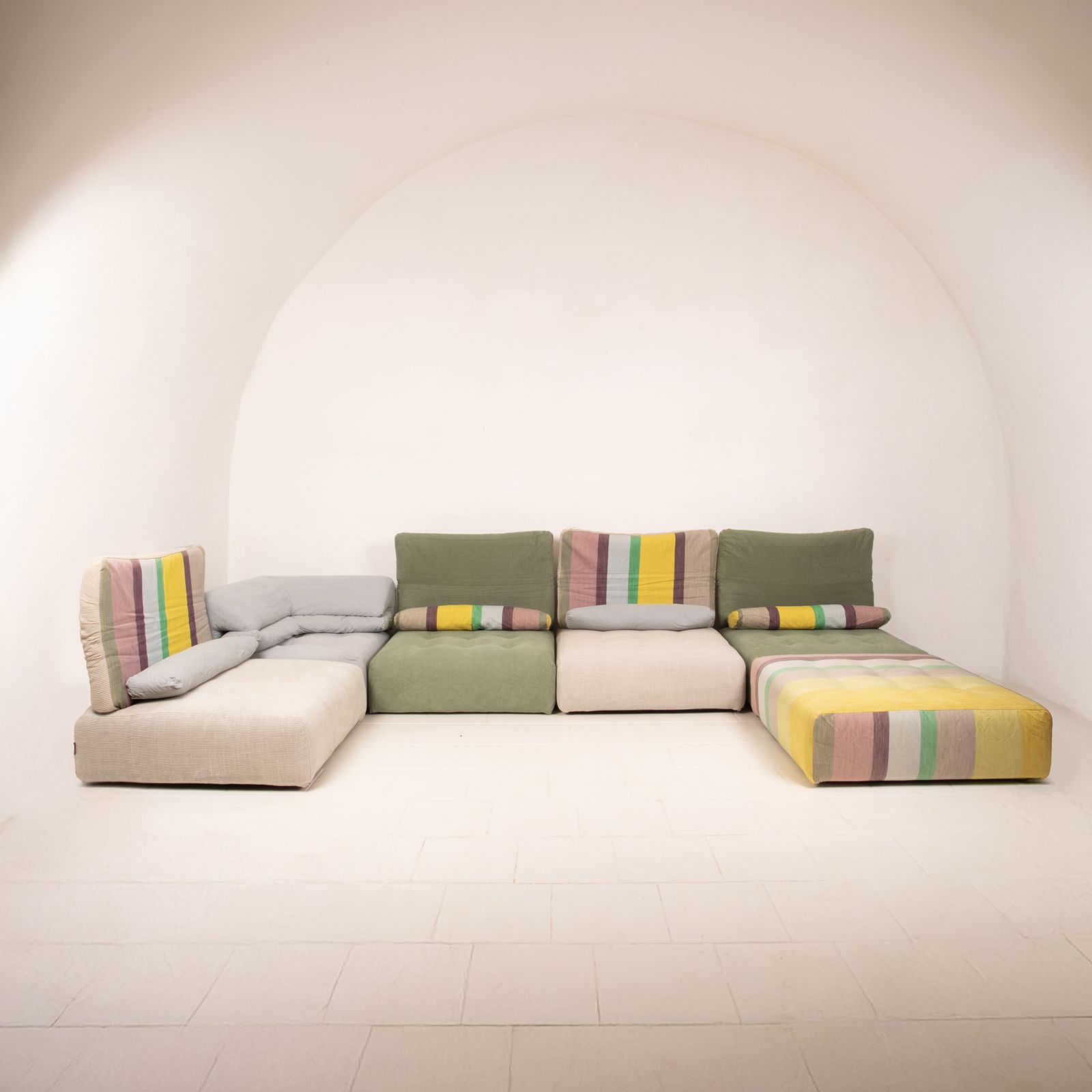 10651.0 Modular Sofa "Voyage Immobile" By Studio Roche Bobois X Kenzo photo