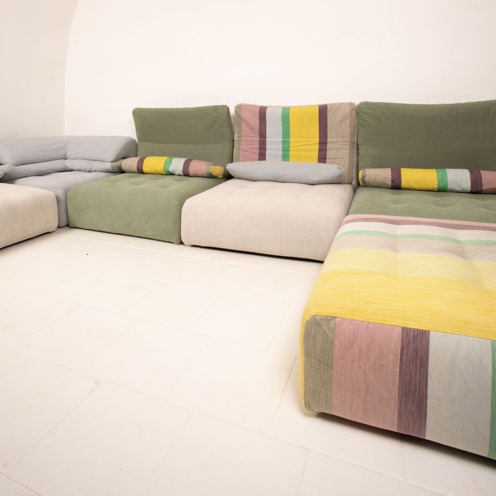 photo buy Modular Sofa "Voyage Immobile" By Studio Roche Bobois X Kenzo