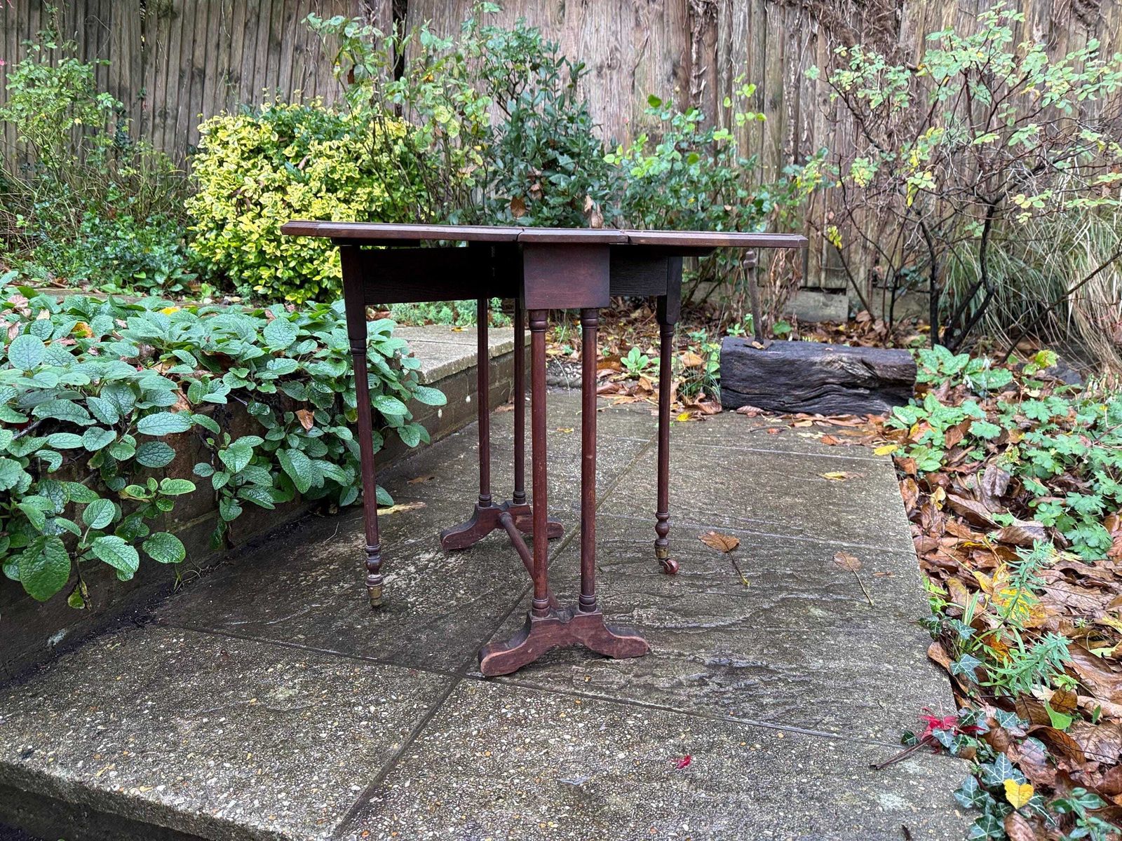 Edwardian Drop Leaf Table, Small Antique Mahogany Gateleg Side Table With Turned Legs, Early 1900s photo vinterior