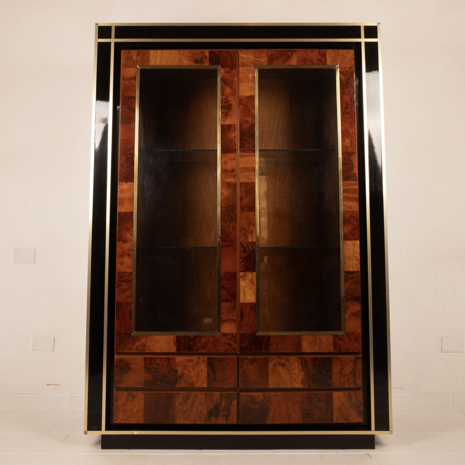 photo vintage Redwood Bar Display Cabinet By Willy Rizzo For Mario Sabot
