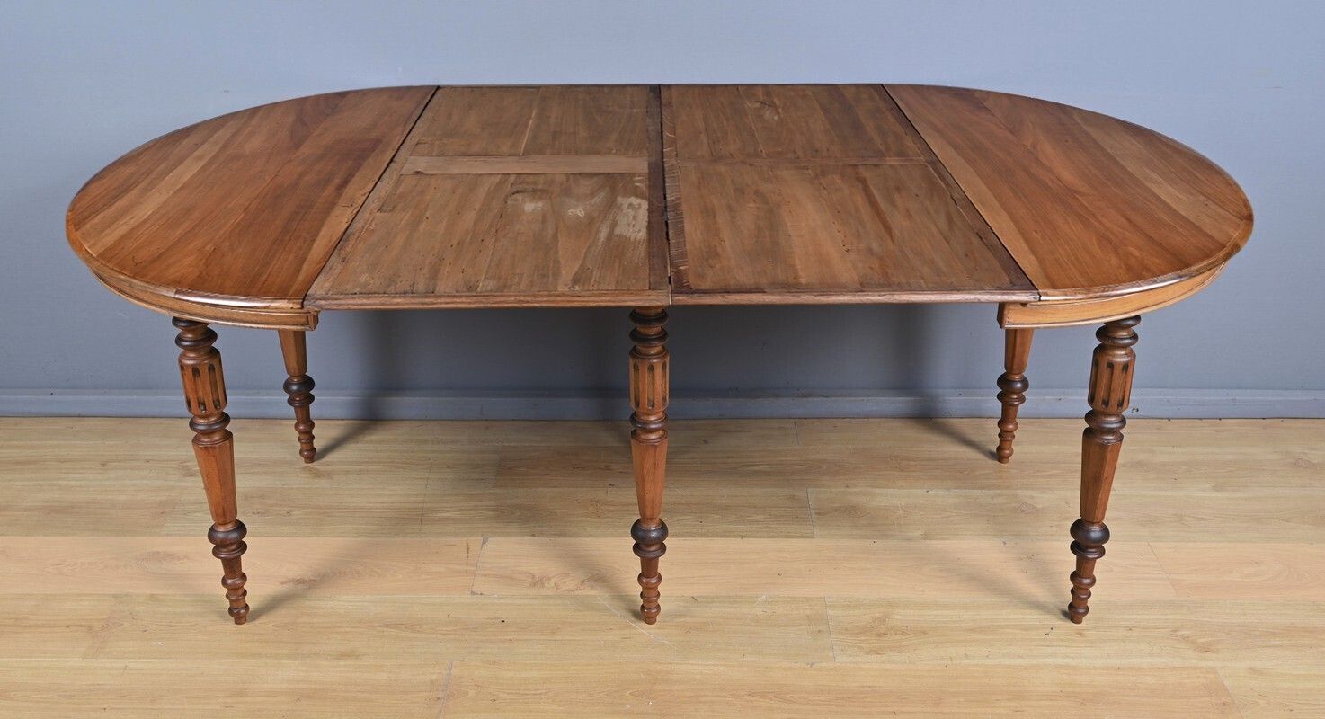 Extendable Walnut Table, Louis Philippe Style – Late 19th Century photo for sale