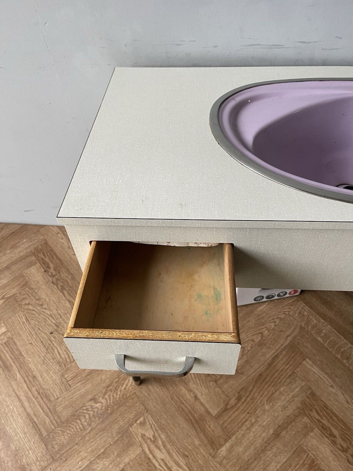 Vintage Retro Bathroom Purple Sink And Vanity Unit With Drawervintage Retro Bathroom Purple Sink And Vanity Unit With Drawer   Image 2vintage Retro photo 180.0