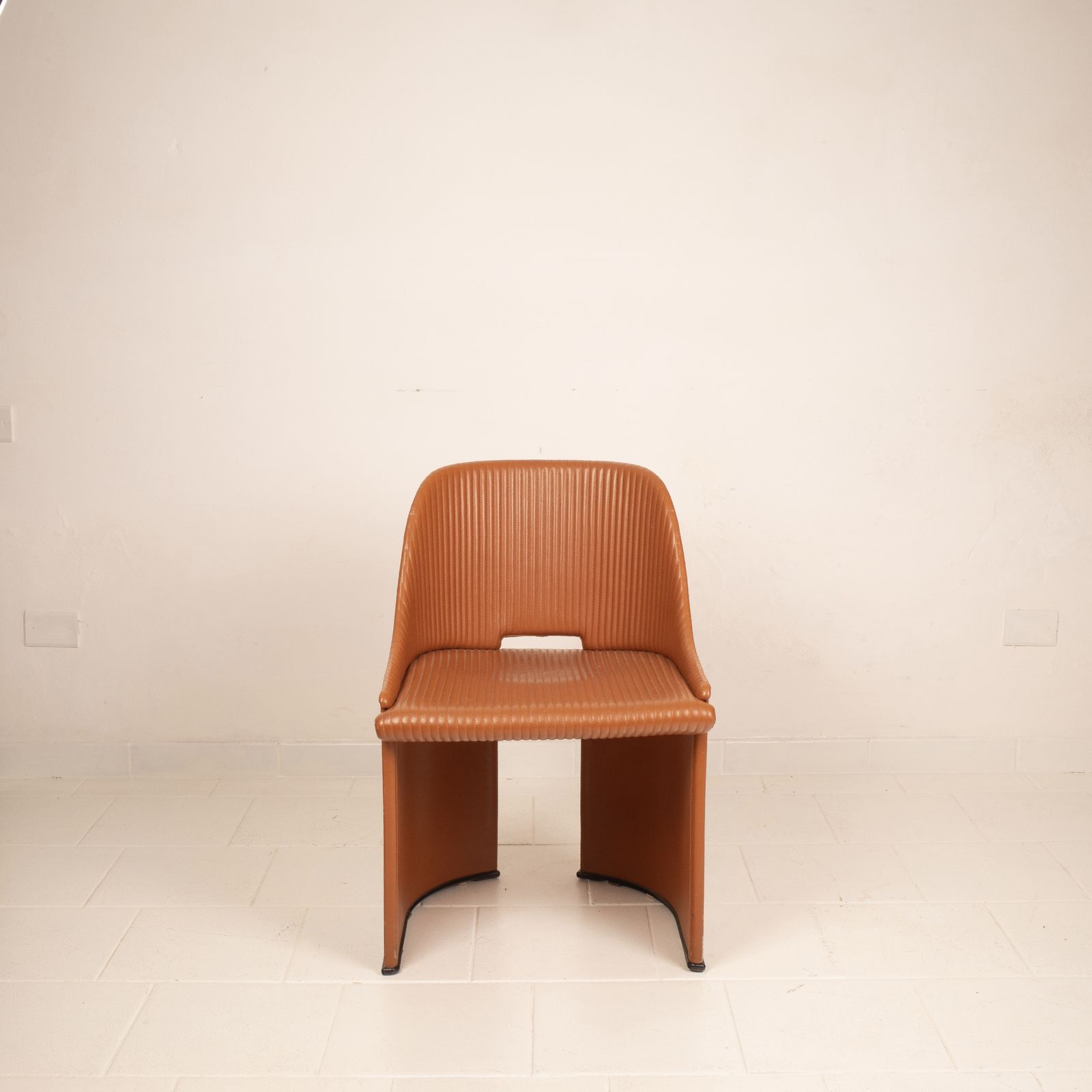 Artona 8551" Armchair By Afra And Tobia Scarpa For Maxalto photo furniture