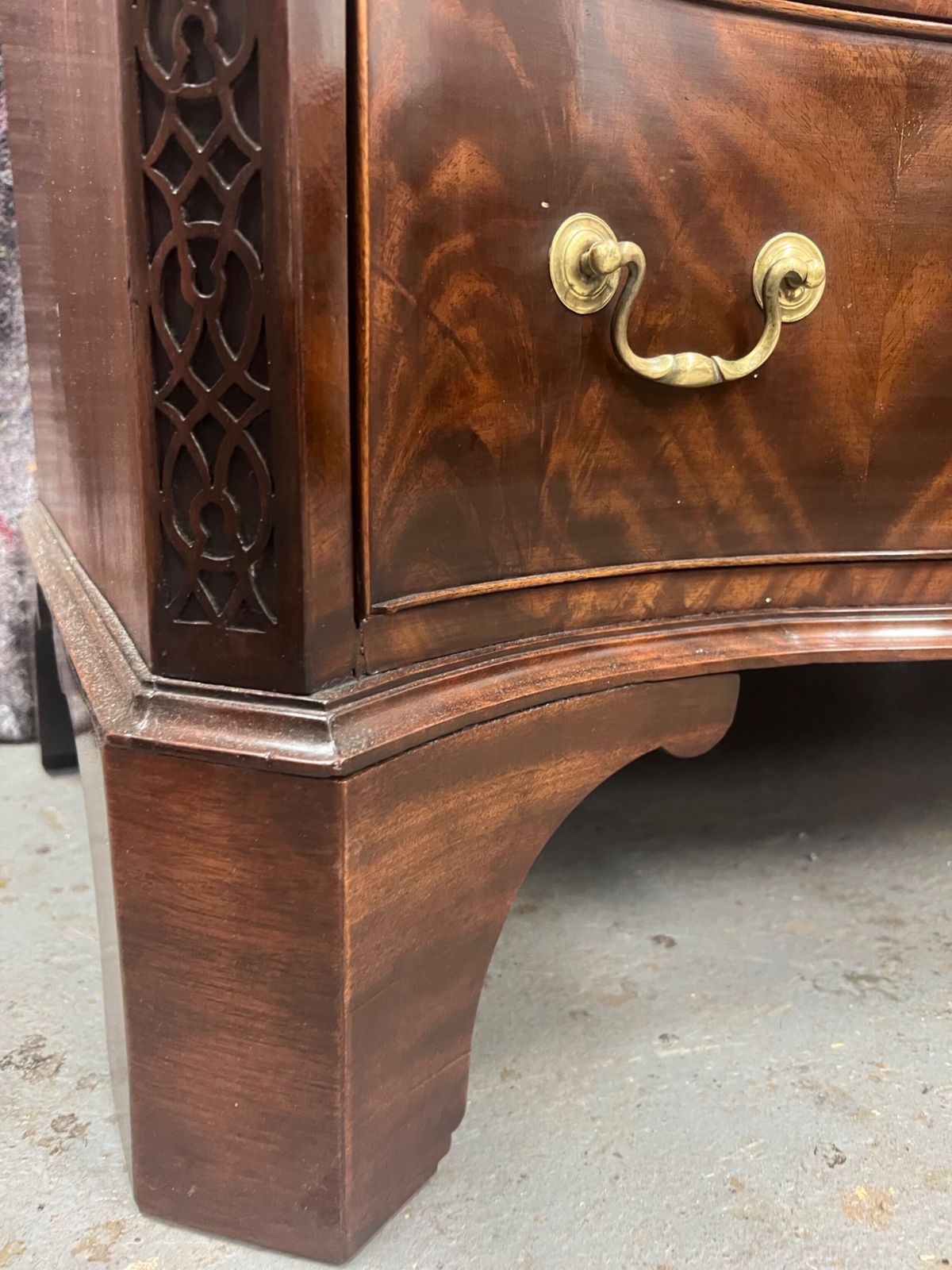 Furniture Top Quality Chippendale Style Serpentine Shaped Chest Of Drawers photo