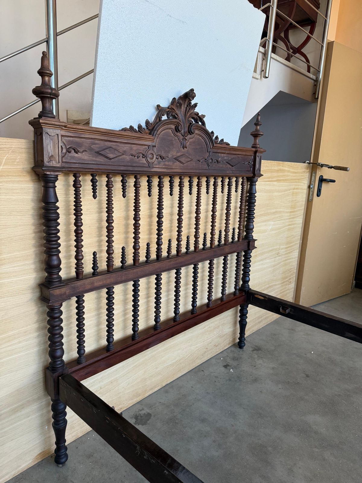 Furniture Early 20th Carved Medallions Queen Size Bed, Original Four Poster Lisbon Bed photo