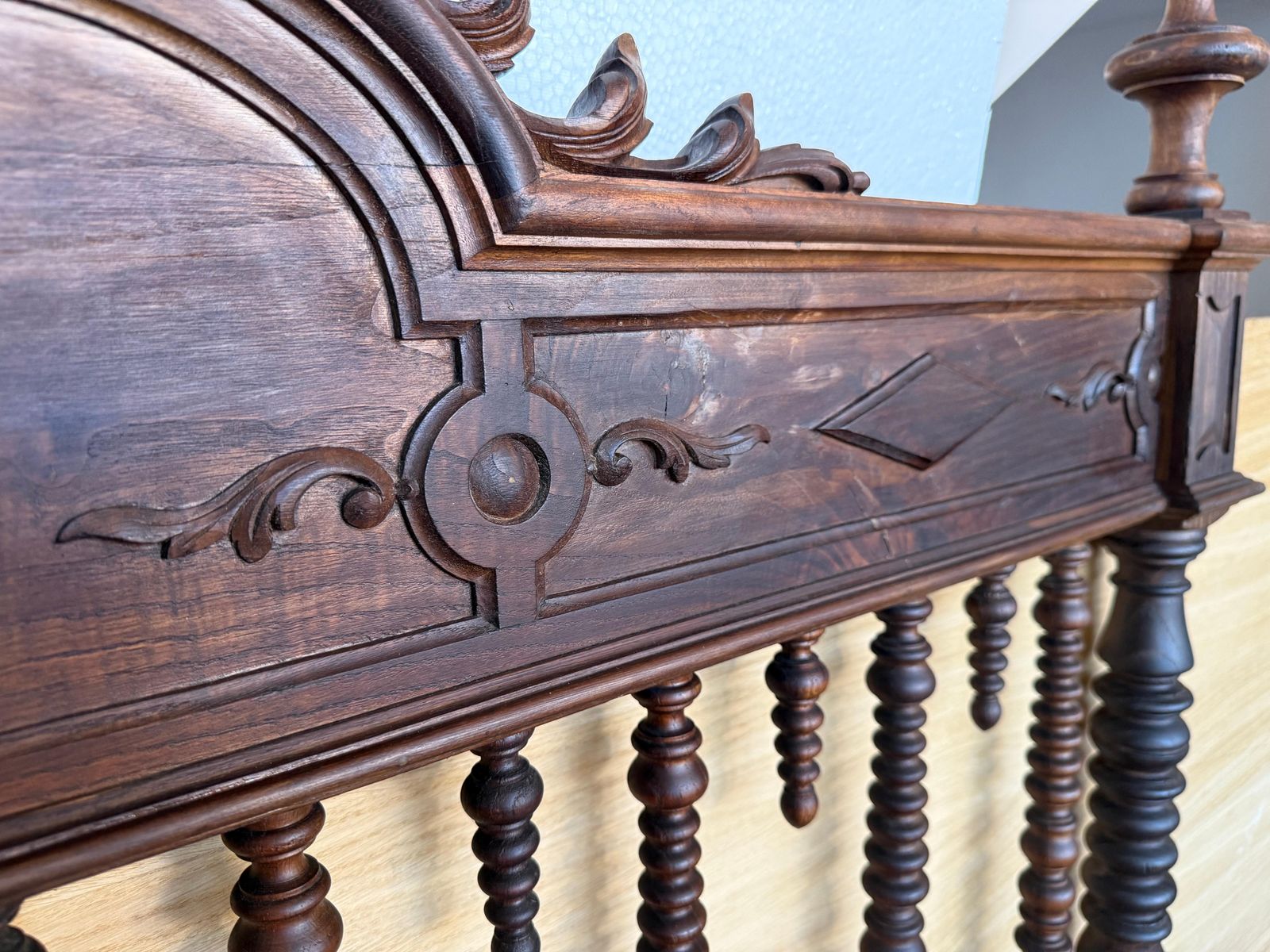 photo buy Early 20th Carved Medallions Queen Size Bed, Original Four Poster Lisbon Bed