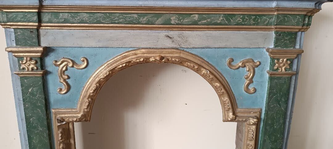Antique Shrine, Lacquered And Gilded Frame, 18th Century photo Furniture