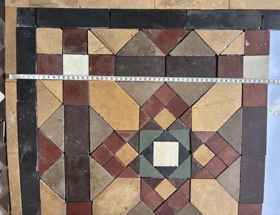 A Beautiful Victorian Floor Tiles Flooring Reclaimed Salvaged Apprx 5 M2 photo vinterior