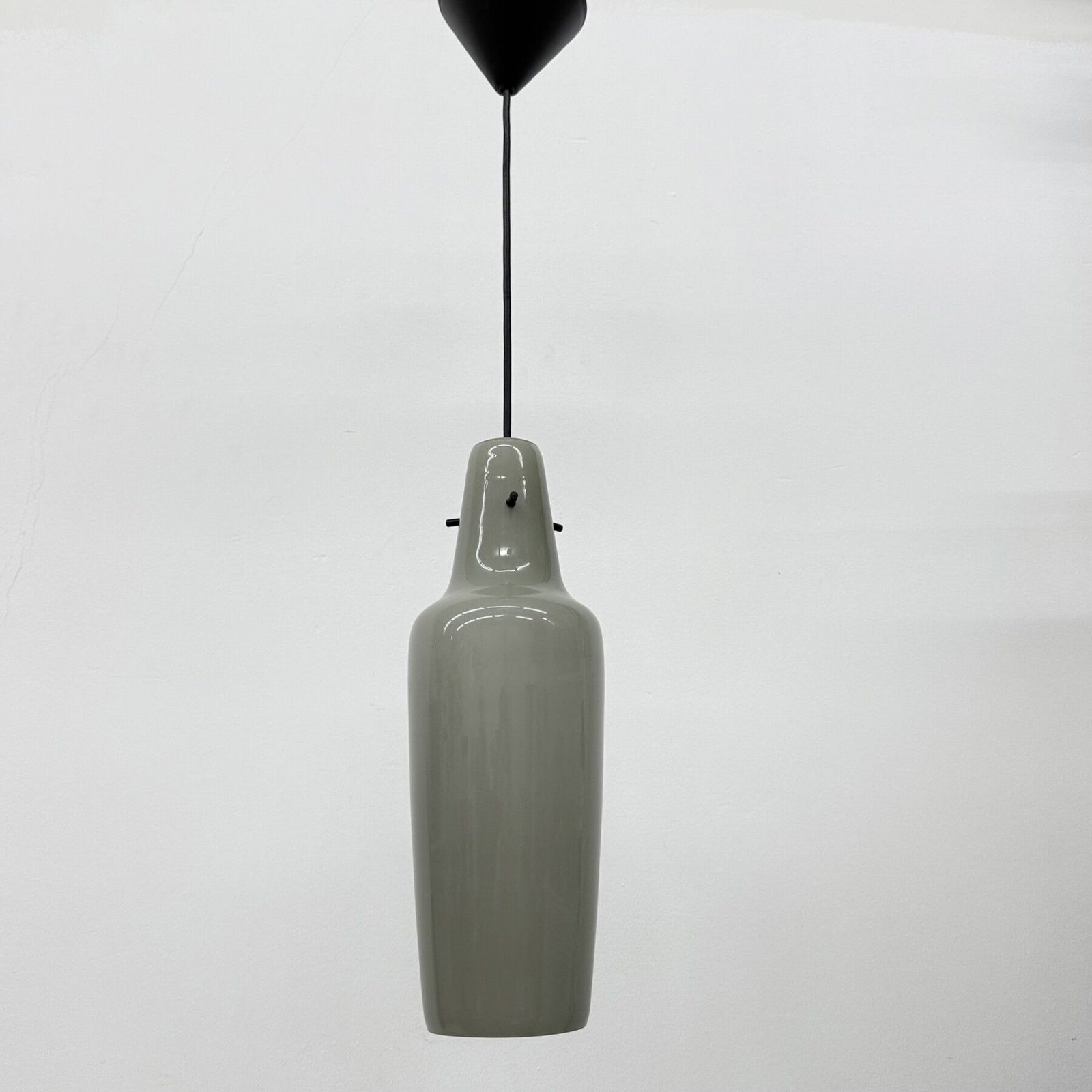 Mid Century Grijze Glazen Hanglamp, Ca. Jaren 1960, Scandinavisch photo vintage