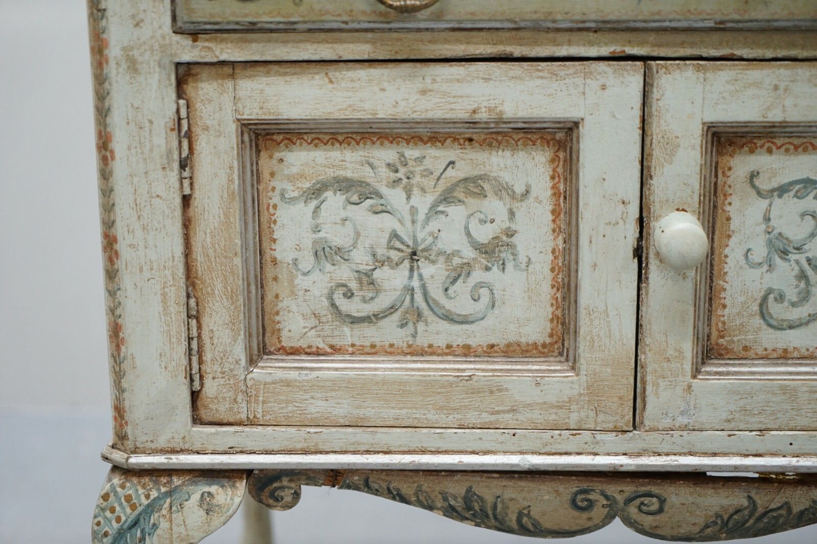 Rare Circa 1900 Hand Painted Claw & Ball Feet Side End Lamp Wine Table Cupboard photo buy