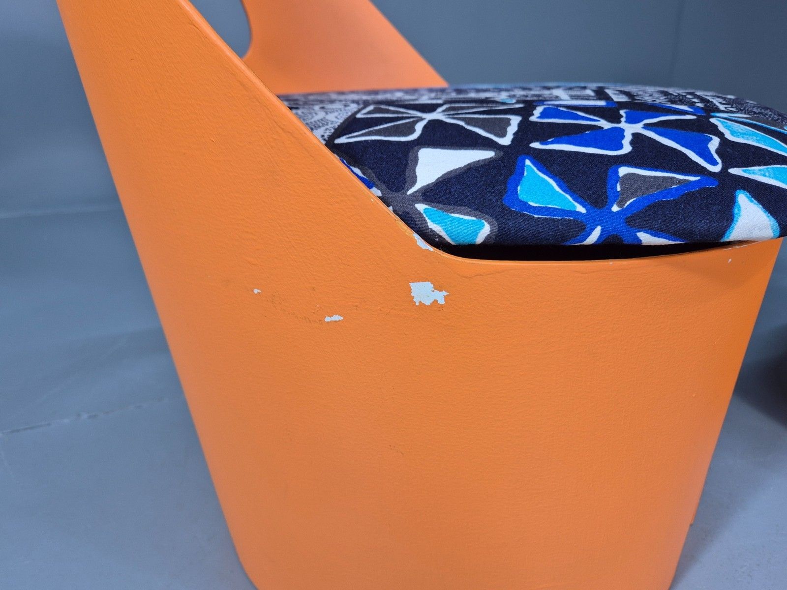photo furniture 2 Vintage Retro Curved Plywood Chairs Orange 1970s Holdaway Style Eb10929 Mnor