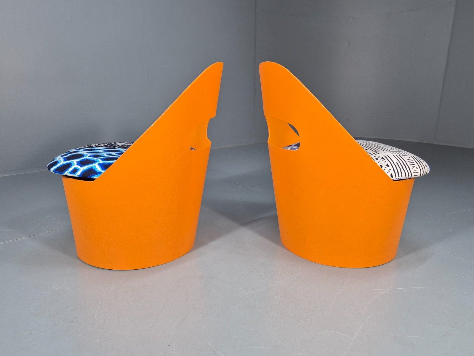 photo vinterior 2 Vintage Retro Curved Plywood Chairs Orange 1970s Holdaway Style Eb10929 Mnor