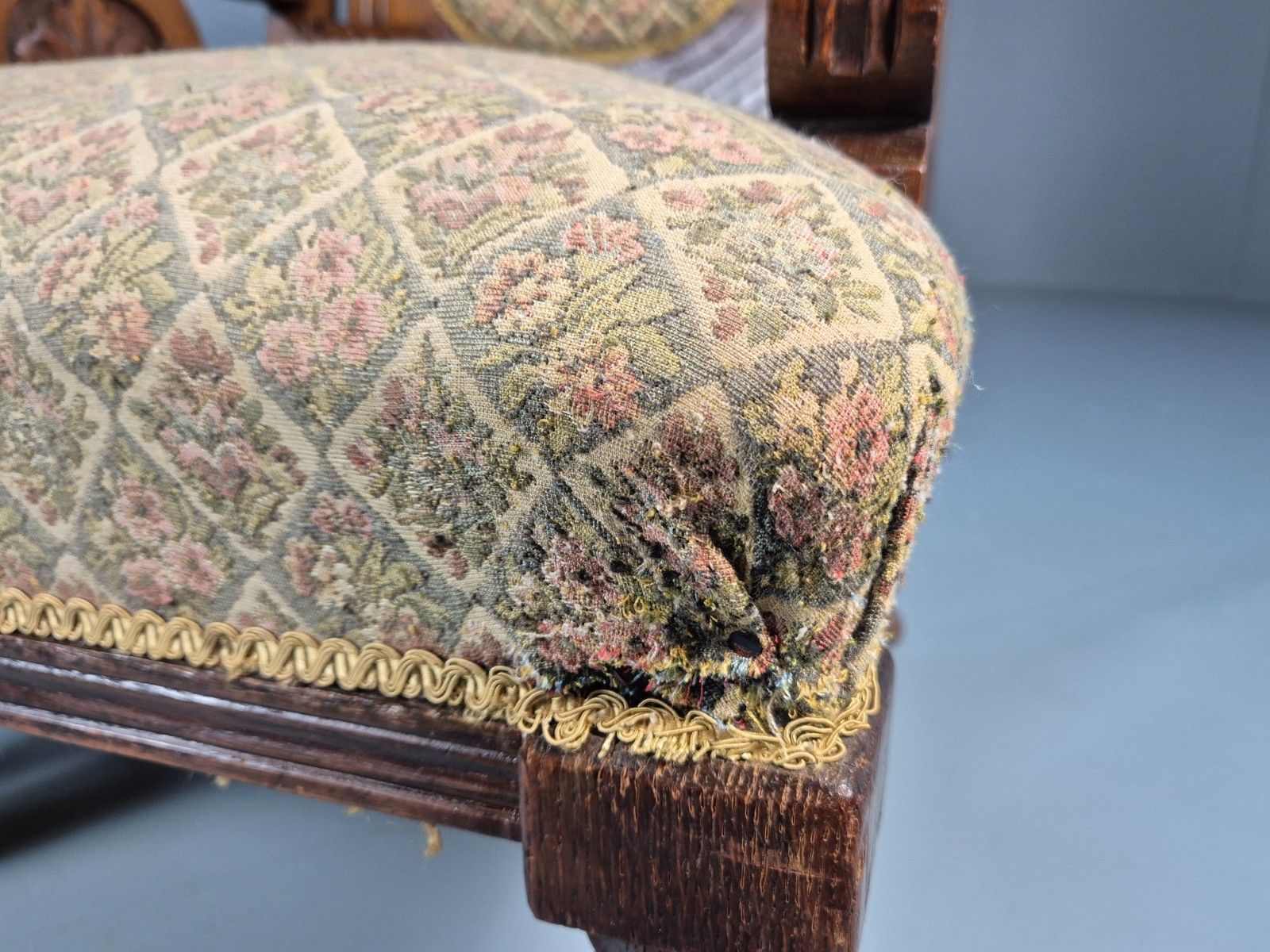 photo vintage 2 Edwardian Carved Oak Lounge Chairs Embroidery Upholstery 1900s Eb10690 Vcar