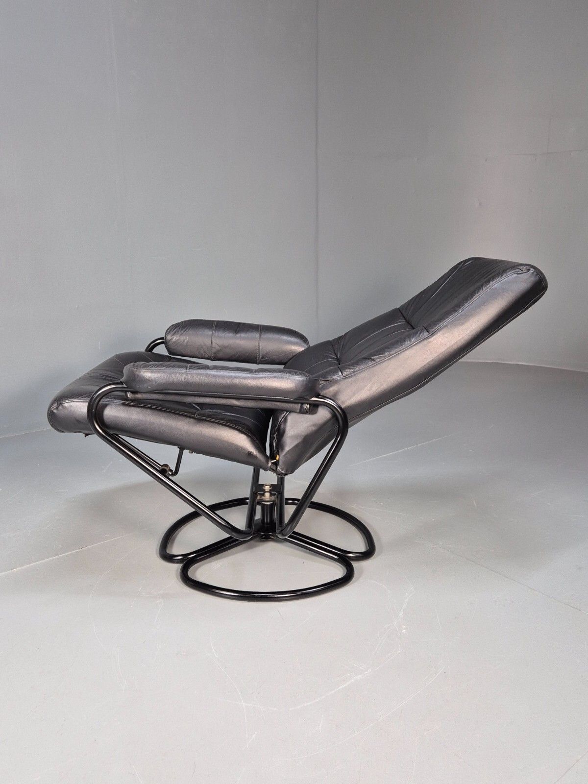 Vintage Danish Black Leather Vinyl Swivel Recline Chair 1980s Retro Eb9311 Mswi photo vintage