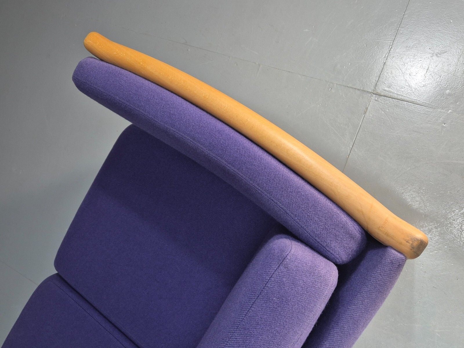 photo vintage Vintage 2 Seat Sofa Purple Wool Beech End Stouby 1980s Retro Mcm  Eb8575 M2ss