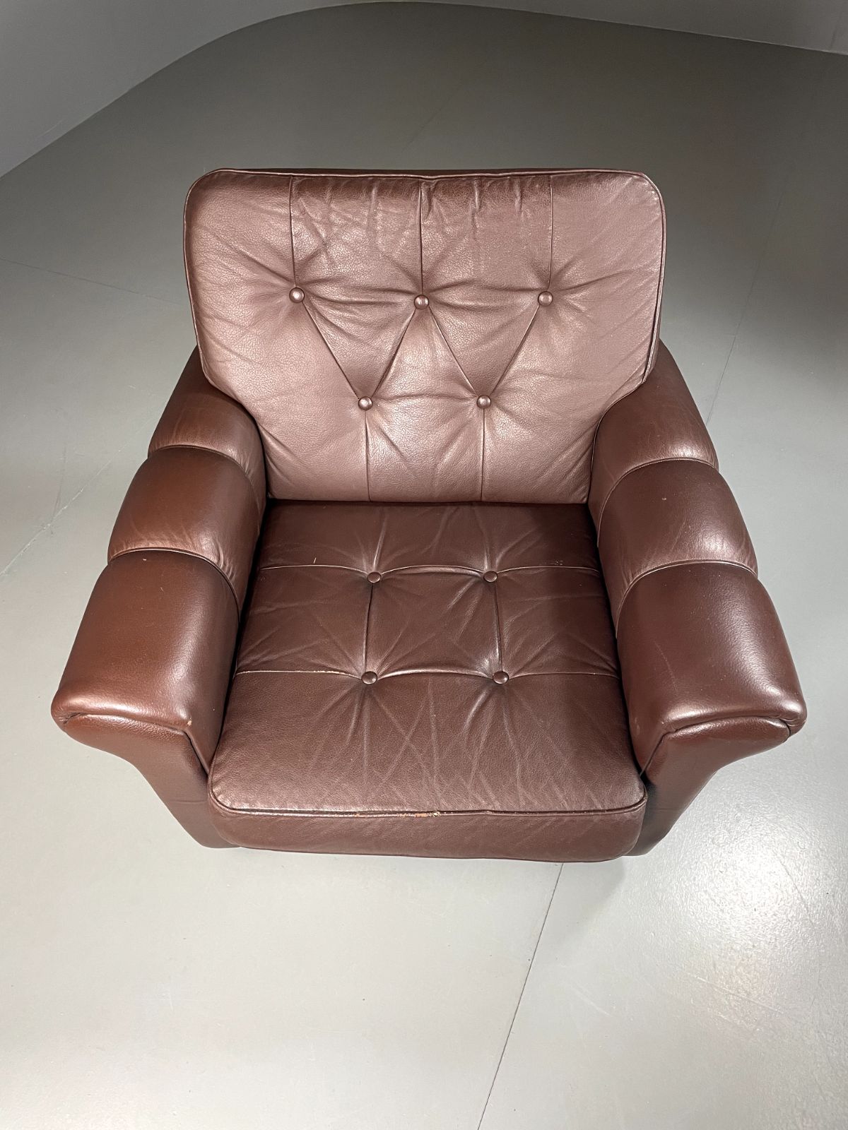Danish Leather Lounge Chair Vintage 1970s Retro Mcm Eb5404 Mnor photo for sale
