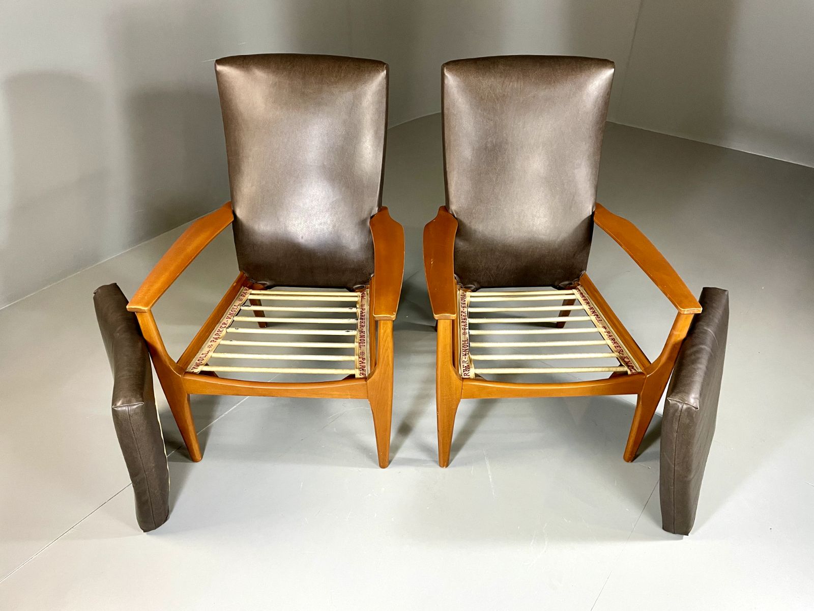 2 Parker Knoll Lounge Chairs Beech Vinyl Mcm Retro Pk988/1023 Eb6264 Mnor photo 425.0