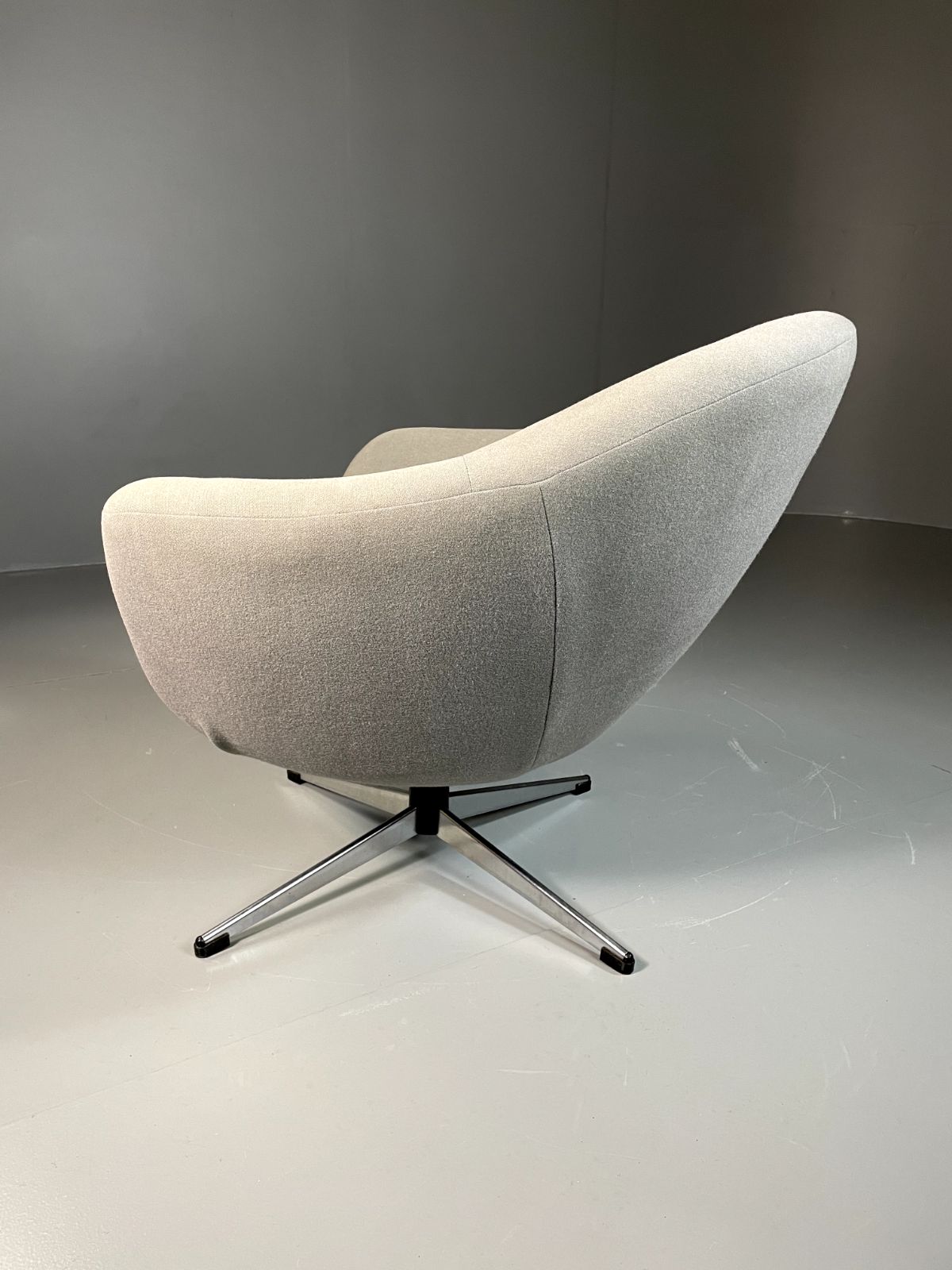Danish Swivel Bucket Chair 1980s Vintage Retro Mcm Eb6359 Mswi photo for sale