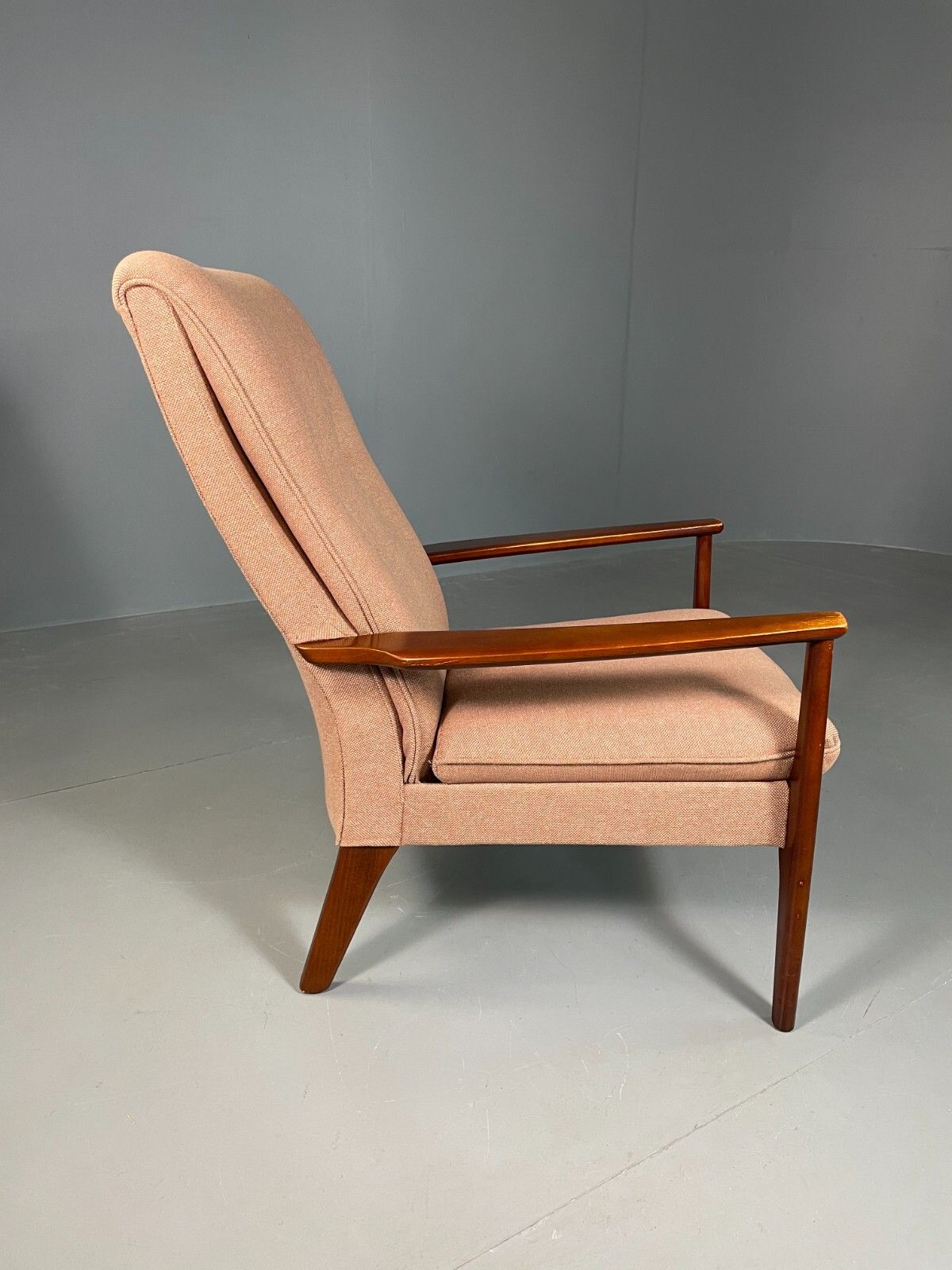 photo furniture Vintage Lounge Chair Beech Frame Pink Parker Knoll Retro Mcm Eb6977 Mnor