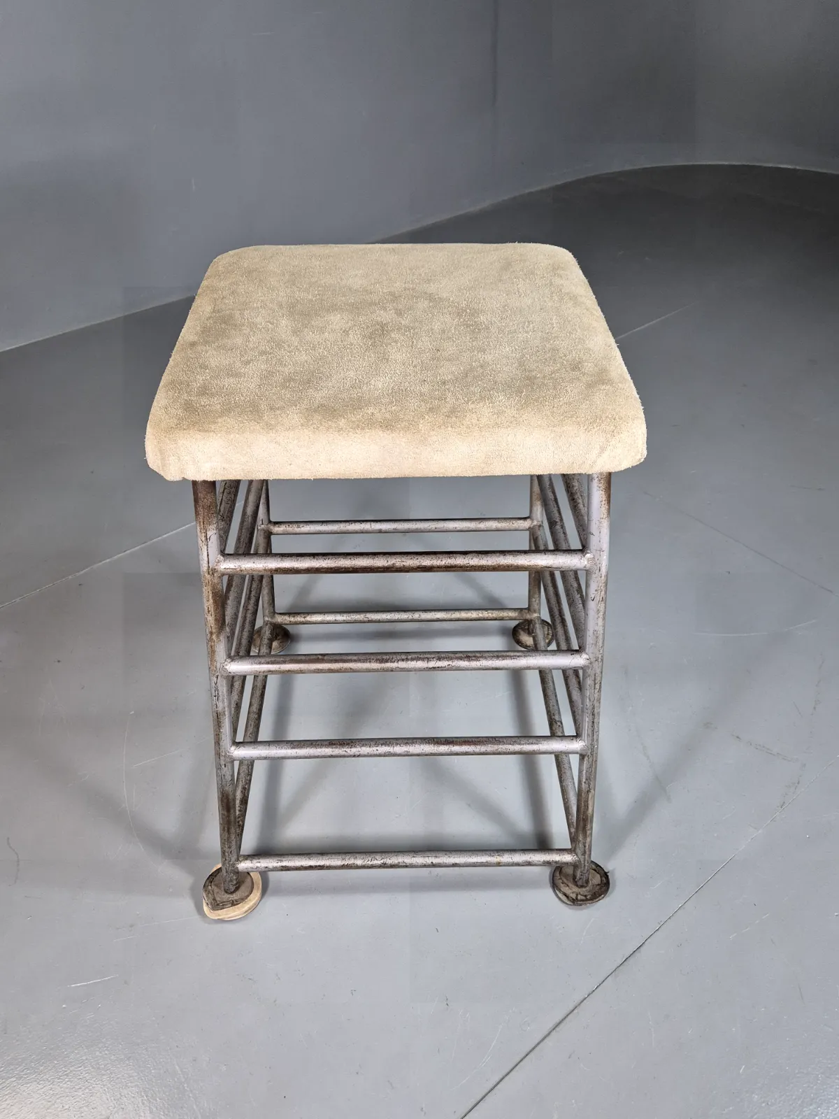 Vintage Gym High Stool Steel And Suede Pommel Mid 20th C Eb7377 Mfoo photo furniture