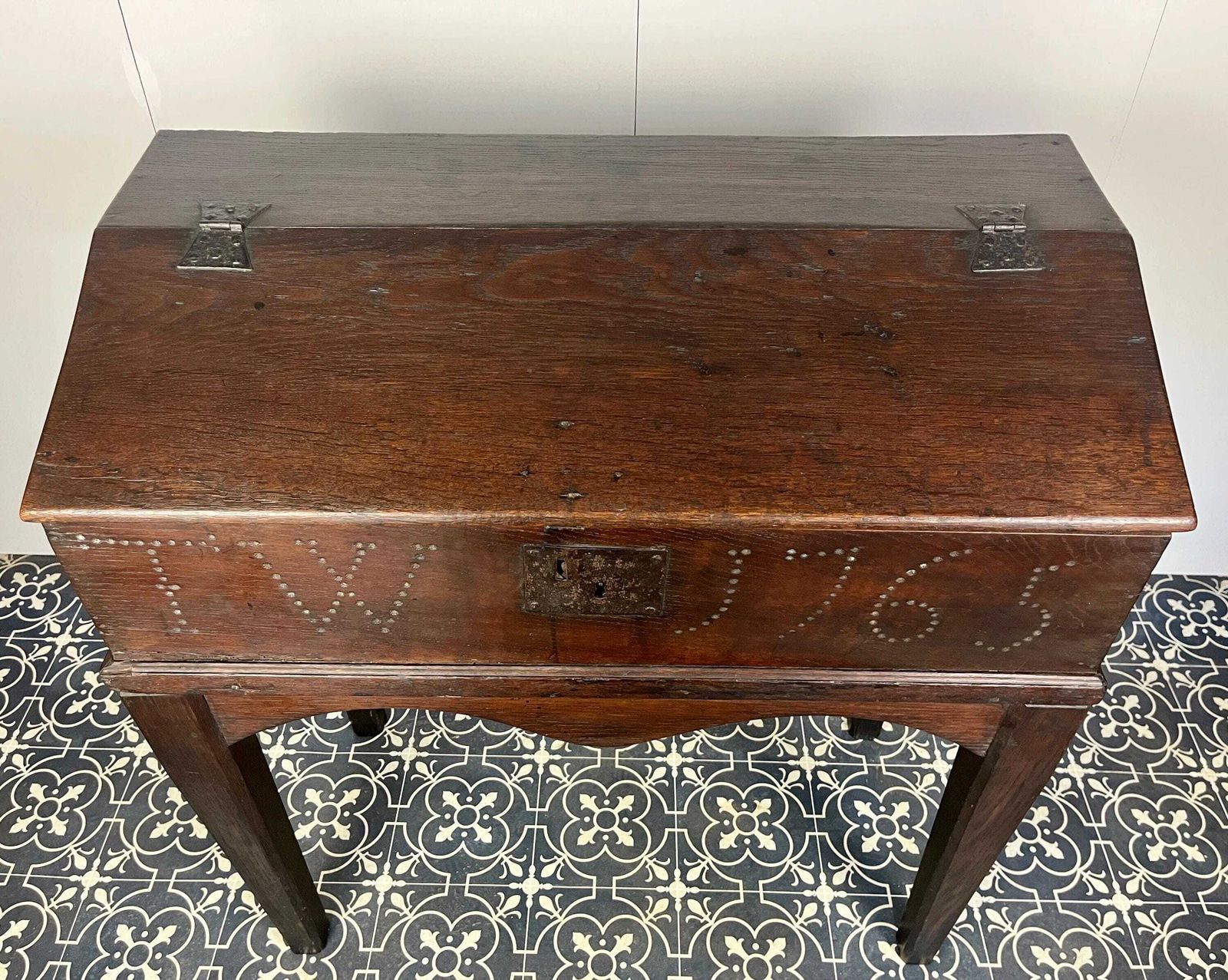 photo furniture Antique George III 1765 Desk Bureau, Dark Oak With Secret Drawer